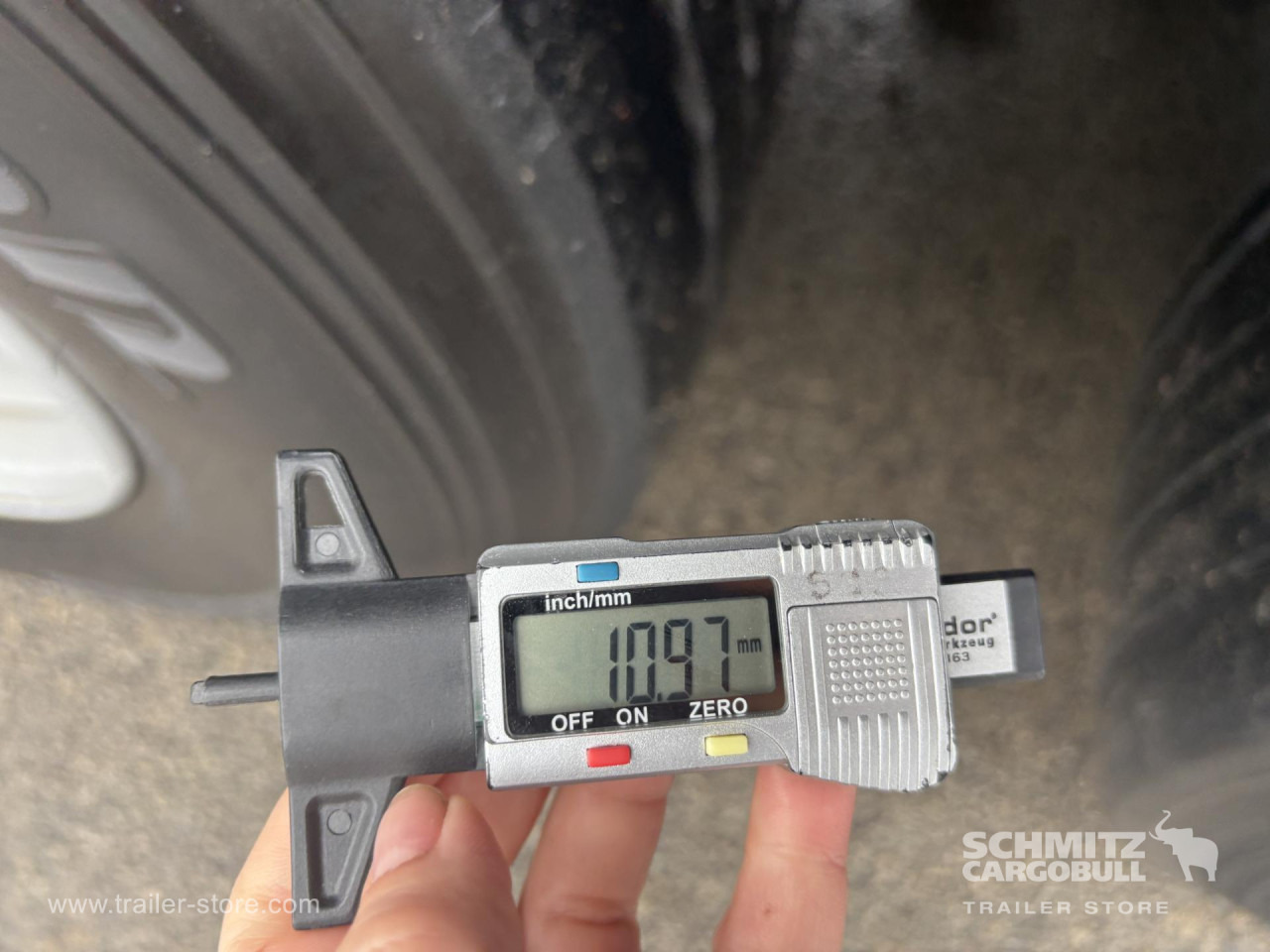 SCHMITZ Curtainsider Standard - Gjysmë rimorkio me tendë: foto 2 SCHMITZ Curtainsider Standard - Gjysmë rimorkio me tendë: foto 2