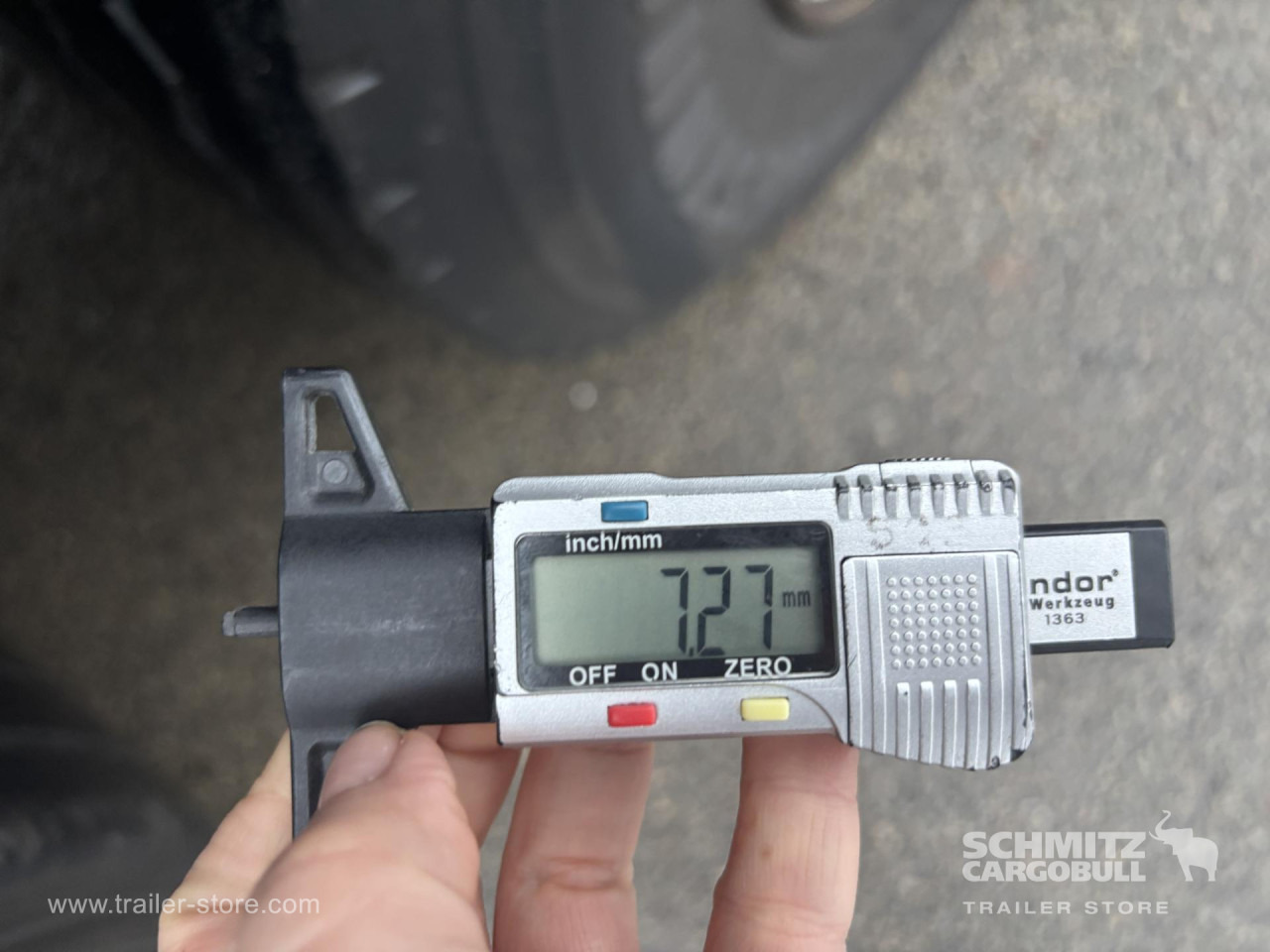 SCHMITZ Curtainsider Standard - Gjysmë rimorkio me tendë: foto 4 SCHMITZ Curtainsider Standard - Gjysmë rimorkio me tendë: foto 4