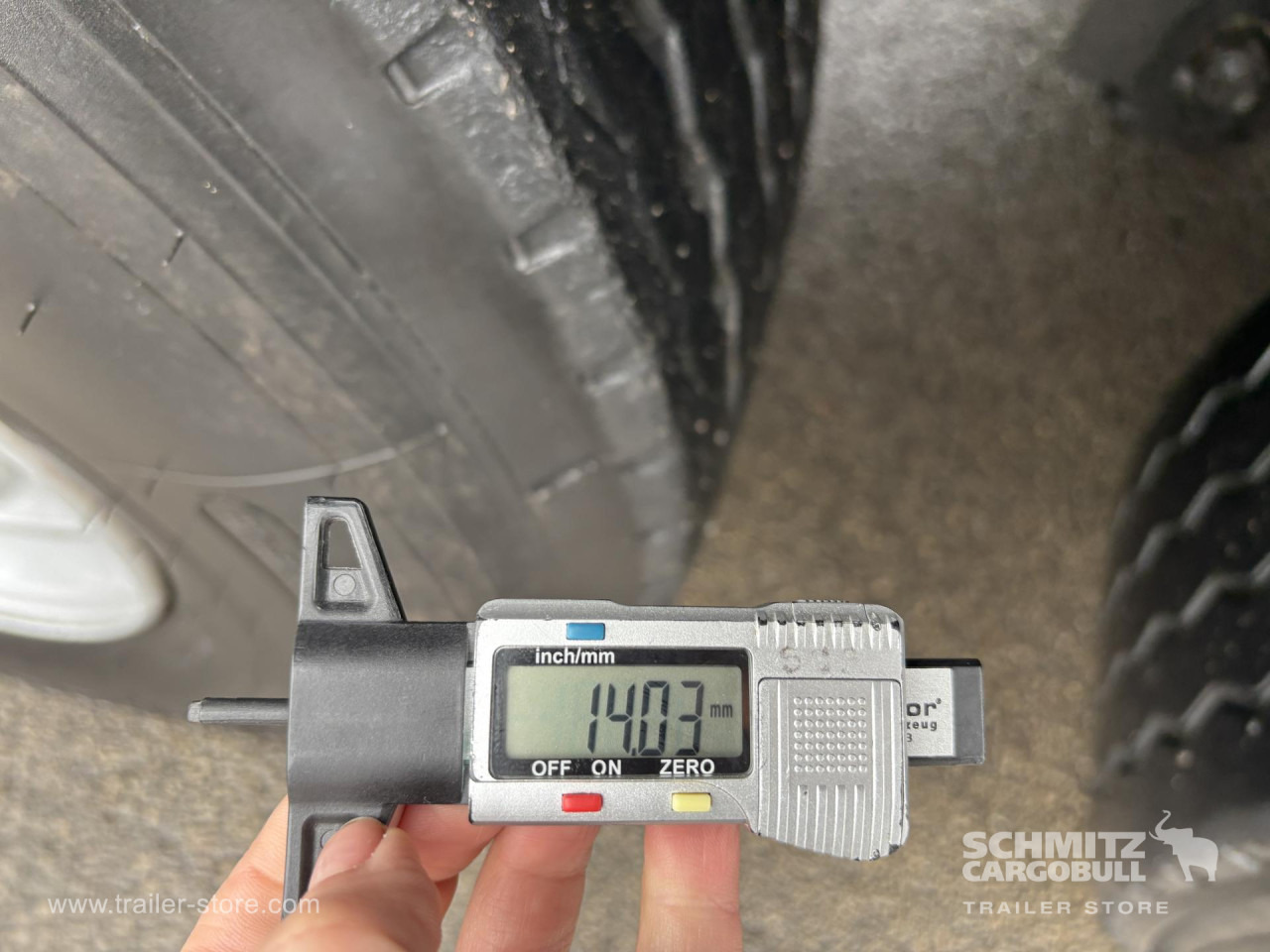 SCHMITZ Curtainsider Standard - Gjysmë rimorkio me tendë: foto 2 SCHMITZ Curtainsider Standard - Gjysmë rimorkio me tendë: foto 2