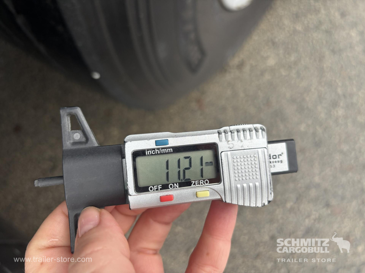 SCHMITZ Curtainsider Standard - Gjysmë rimorkio me tendë: foto 4 SCHMITZ Curtainsider Standard - Gjysmë rimorkio me tendë: foto 4