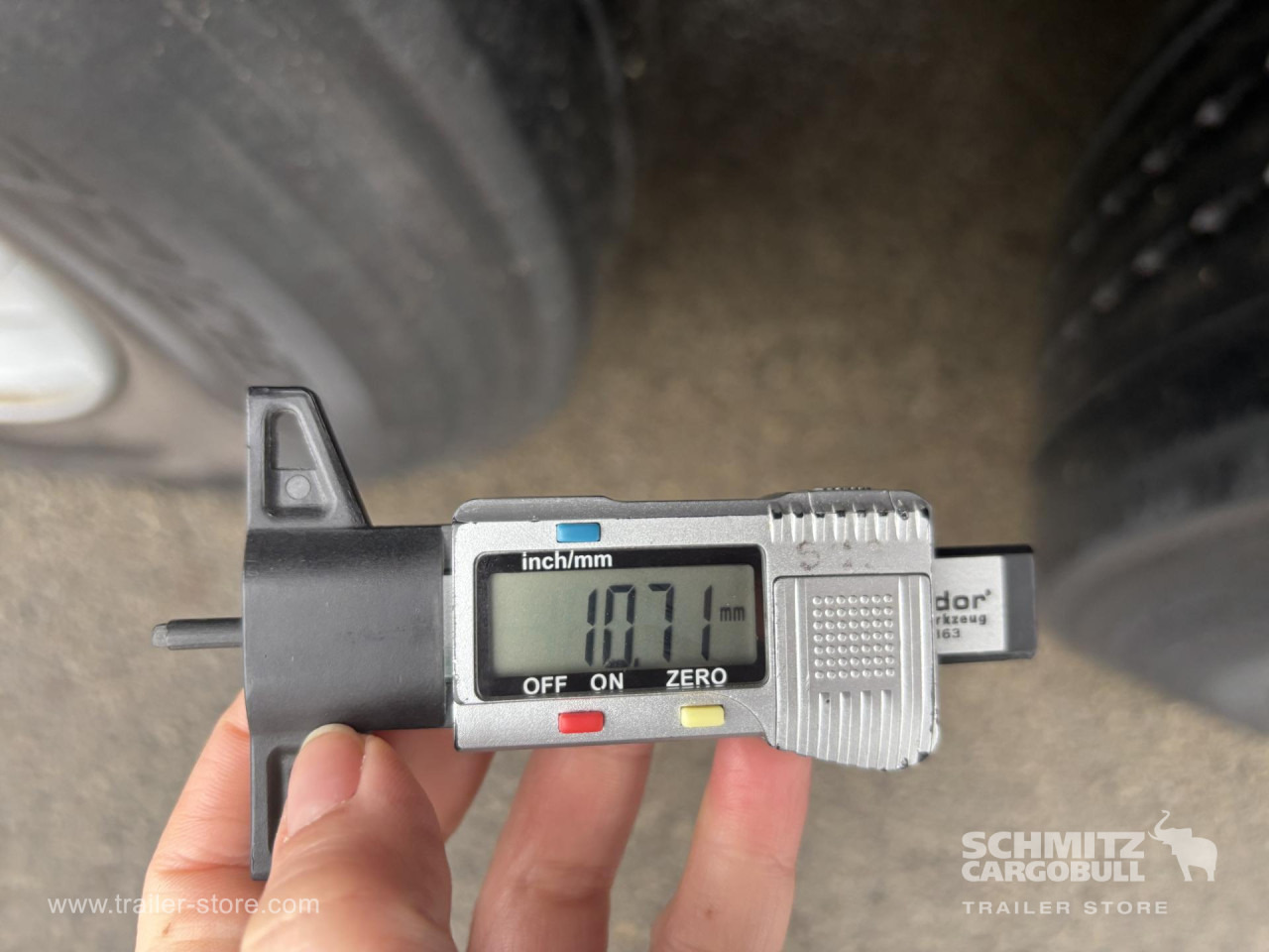 SCHMITZ Curtainsider Standard - Gjysmë rimorkio me tendë: foto 2 SCHMITZ Curtainsider Standard - Gjysmë rimorkio me tendë: foto 2