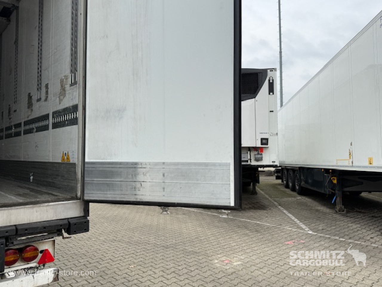 SCHMITZ Oplegger Vries Multitemp Double deck - Gjysmë rimorkio izotermike: foto 2 SCHMITZ Oplegger Vries Multitemp Double deck - Gjysmë rimorkio izotermike: foto 2