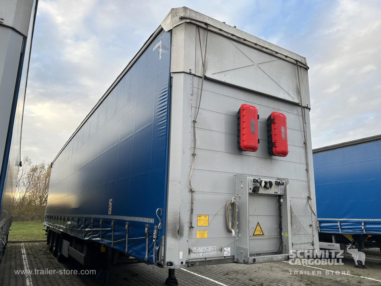 SCHMITZ Curtainsider Mega - Gjysmë rimorkio me tendë: foto 1 SCHMITZ Curtainsider Mega - Gjysmë rimorkio me tendë: foto 1