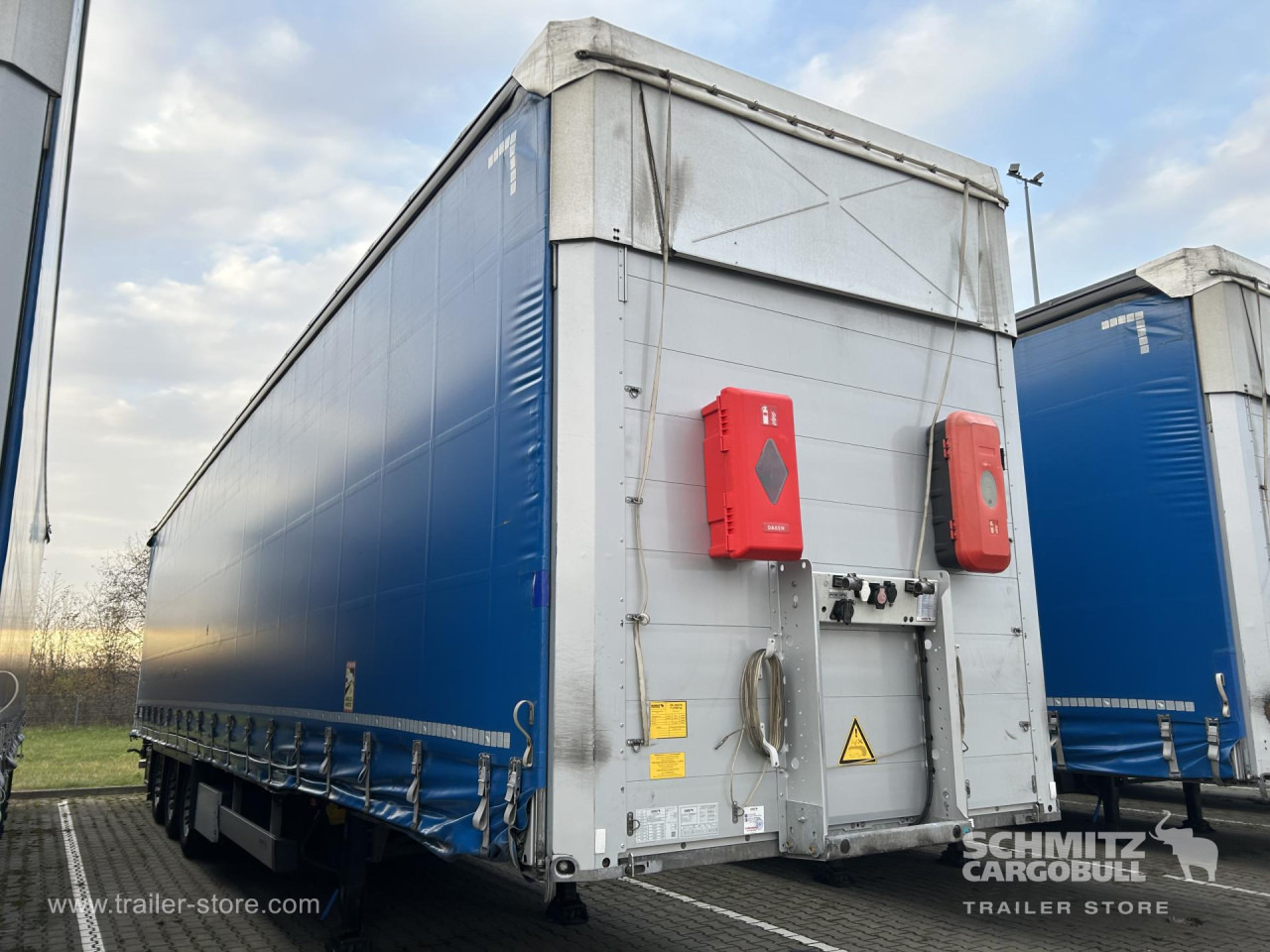 SCHMITZ Curtainsider Mega - Gjysmë rimorkio me tendë: foto 1 SCHMITZ Curtainsider Mega - Gjysmë rimorkio me tendë: foto 1