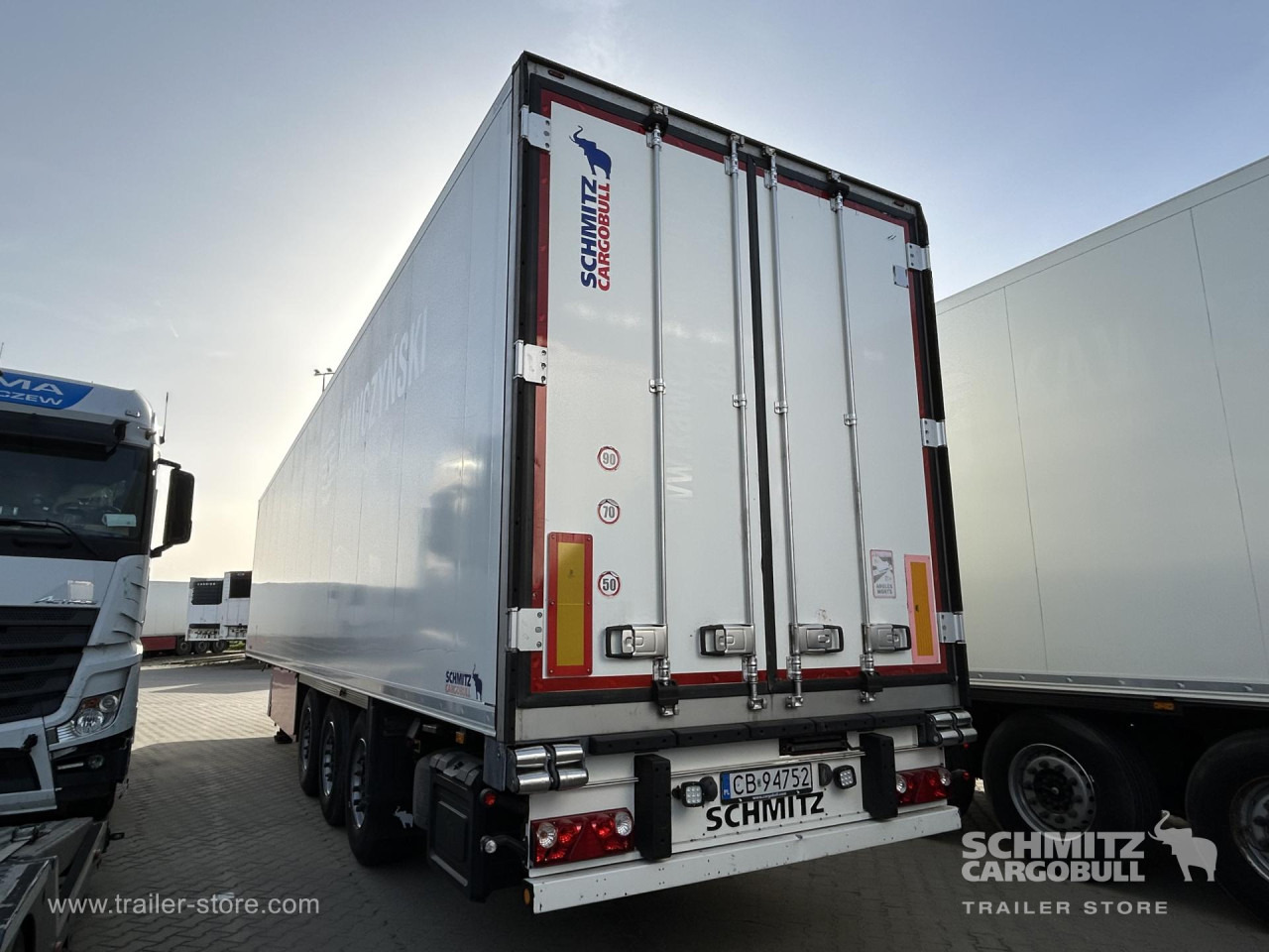 SCHMITZ Reefer Standard - Gjysmë rimorkio izotermike: foto 4 SCHMITZ Reefer Standard - Gjysmë rimorkio izotermike: foto 4