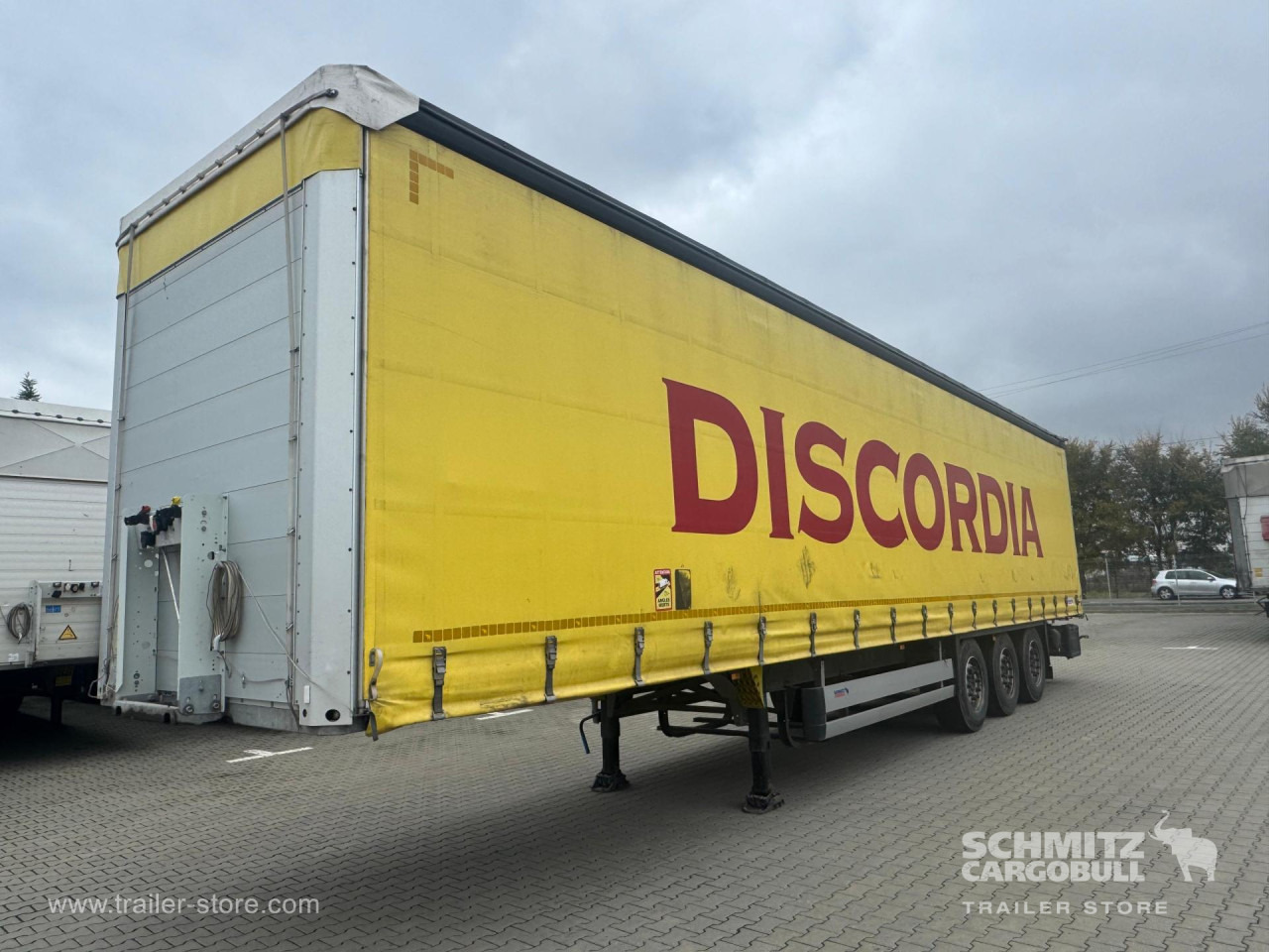 SCHMITZ Curtainsider Standard - Gjysmë rimorkio me tendë: foto 1 SCHMITZ Curtainsider Standard - Gjysmë rimorkio me tendë: foto 1