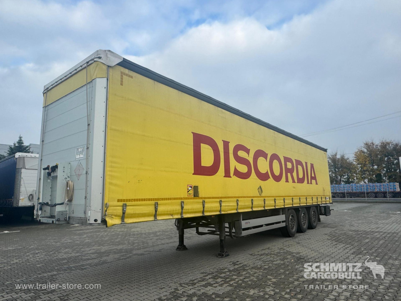 SCHMITZ Curtainsider Standard - Gjysmë rimorkio me tendë: foto 1 SCHMITZ Curtainsider Standard - Gjysmë rimorkio me tendë: foto 1
