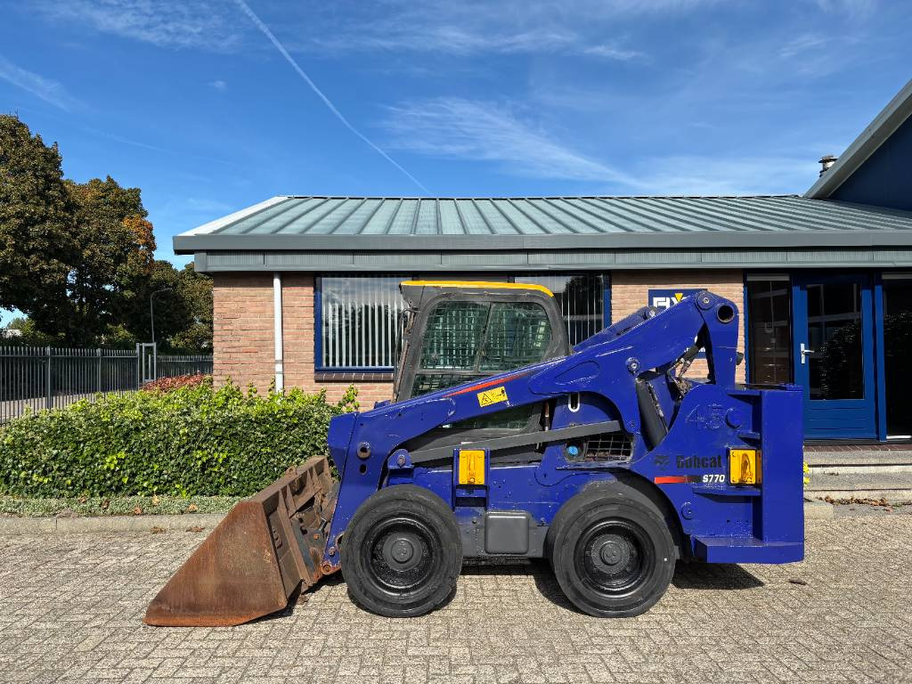 Bobcat S 770 - Mini fadrom: foto 1 Bobcat S 770 - Mini fadrom: foto 1