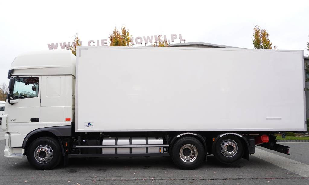 DAF XF 450 6×2 E6 / Refrigerator Lacapitaine / ATP/FRC to 2027 / 18 pallets - Kamion frigorifer: foto 4 DAF XF 450 6×2 E6 / Refrigerator Lacapitaine / ATP/FRC to 2027 / 18 pallets - Kamion frigorifer: foto 4