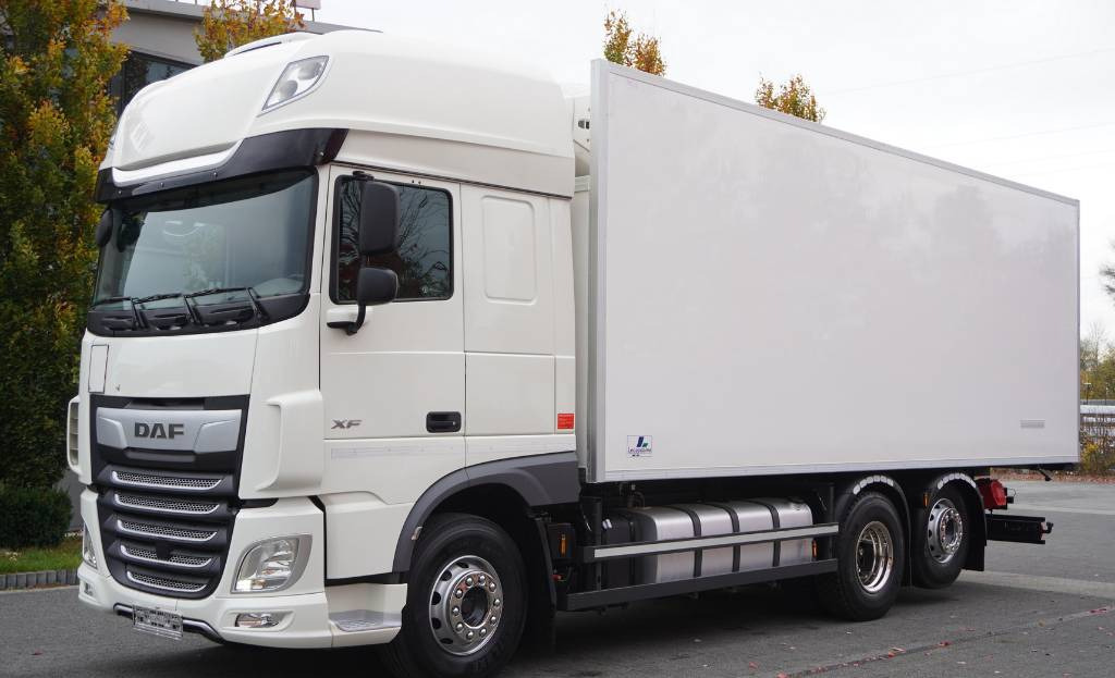 DAF XF 450 6×2 E6 / Refrigerator Lacapitaine / ATP/FRC to 2027 / 18 pallets - Kamion frigorifer: foto 1 DAF XF 450 6×2 E6 / Refrigerator Lacapitaine / ATP/FRC to 2027 / 18 pallets - Kamion frigorifer: foto 1