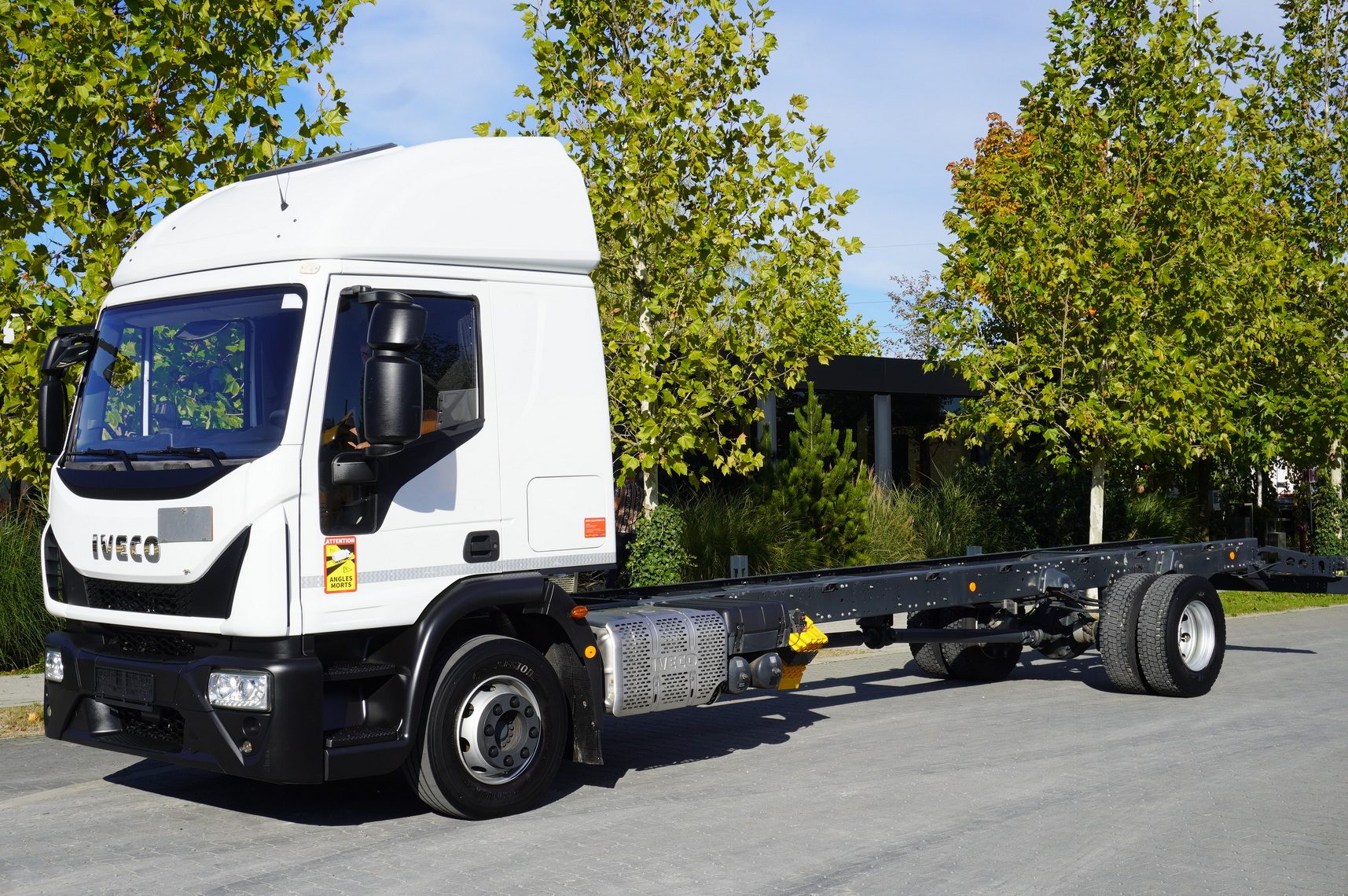 IVECO Eurocargo 140e19 4×2 E6 Glob / ADR / frame 8,1m - Kamion kabinë-shasi: foto 1 IVECO Eurocargo 140e19 4×2 E6 Glob / ADR / frame 8,1m - Kamion kabinë-shasi: foto 1