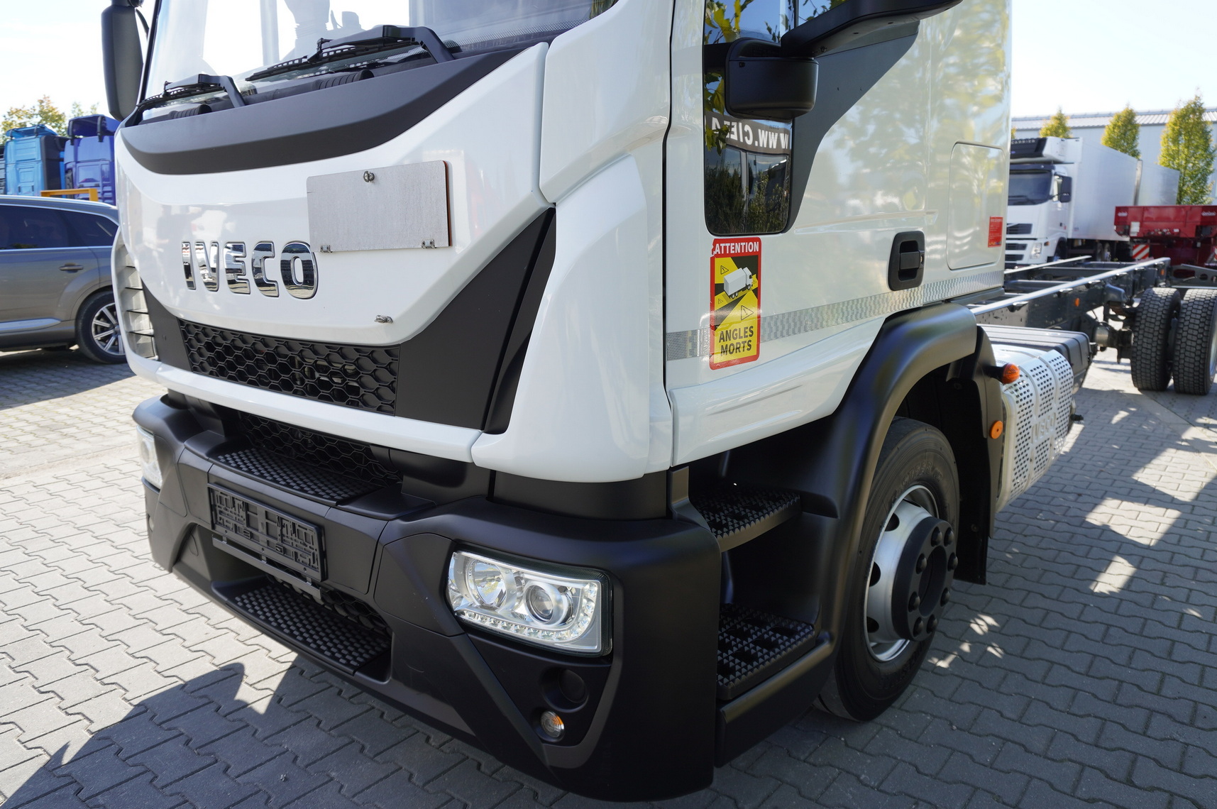 IVECO Eurocargo 140e19 4×2 E6 Glob / ADR / frame 8,1m - Kamion kabinë-shasi: foto 5 IVECO Eurocargo 140e19 4×2 E6 Glob / ADR / frame 8,1m - Kamion kabinë-shasi: foto 5