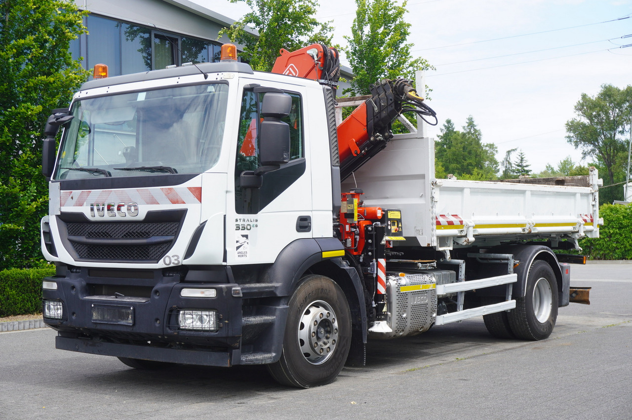 IVECO STRALIS 330 E6 / FASSI 195A 8.5 T / 3-side tipper - Kamion vetëshkarkues, Kamion me vinç: foto 2 IVECO STRALIS 330 E6 / FASSI 195A 8.5 T / 3-side tipper - Kamion vetëshkarkues, Kamion me vinç: foto 2