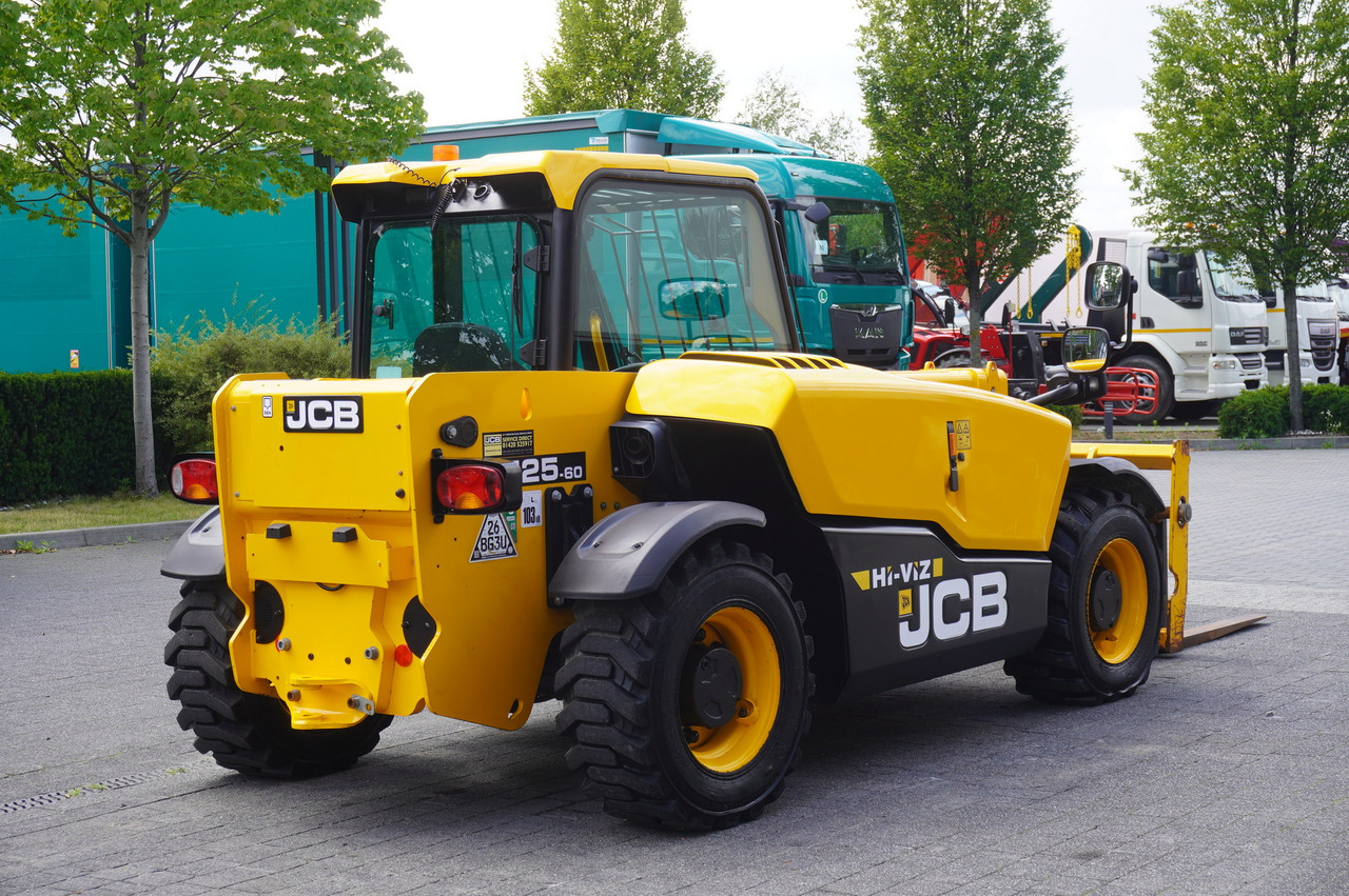 JCB 525-60T5 / 2022 / 860 MTH! / 2.5 T / Reach 6 m / joystick - Ngarkues teleskopik me rrota: foto 5 JCB 525-60T5 / 2022 / 860 MTH! / 2.5 T / Reach 6 m / joystick - Ngarkues teleskopik me rrota: foto 5