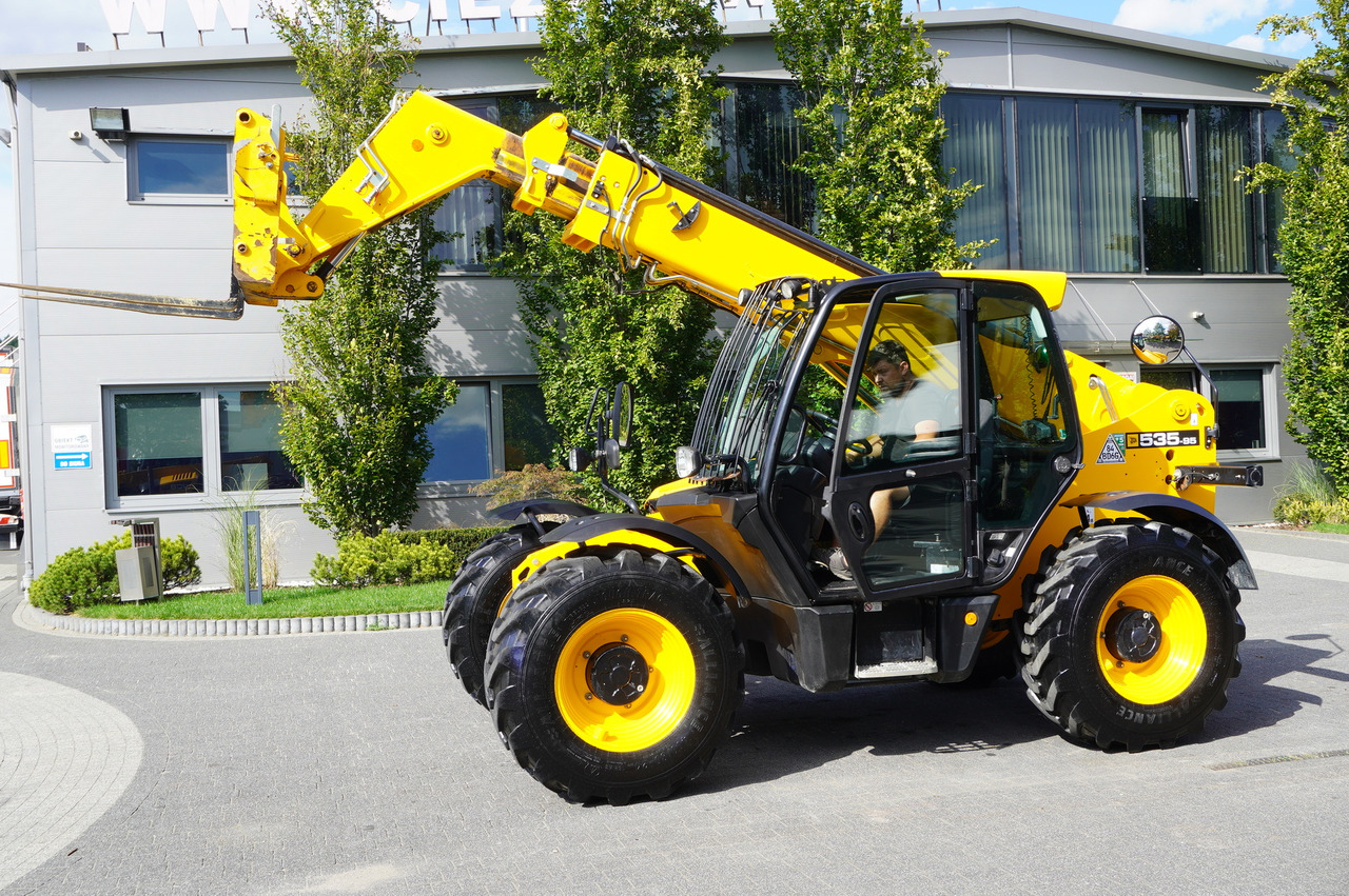 JCB 535-95 / 3.5 T / range 9.5 m / 700 MTH! - Ngarkues teleskopik me rrota: foto 5 JCB 535-95 / 3.5 T / range 9.5 m / 700 MTH! - Ngarkues teleskopik me rrota: foto 5