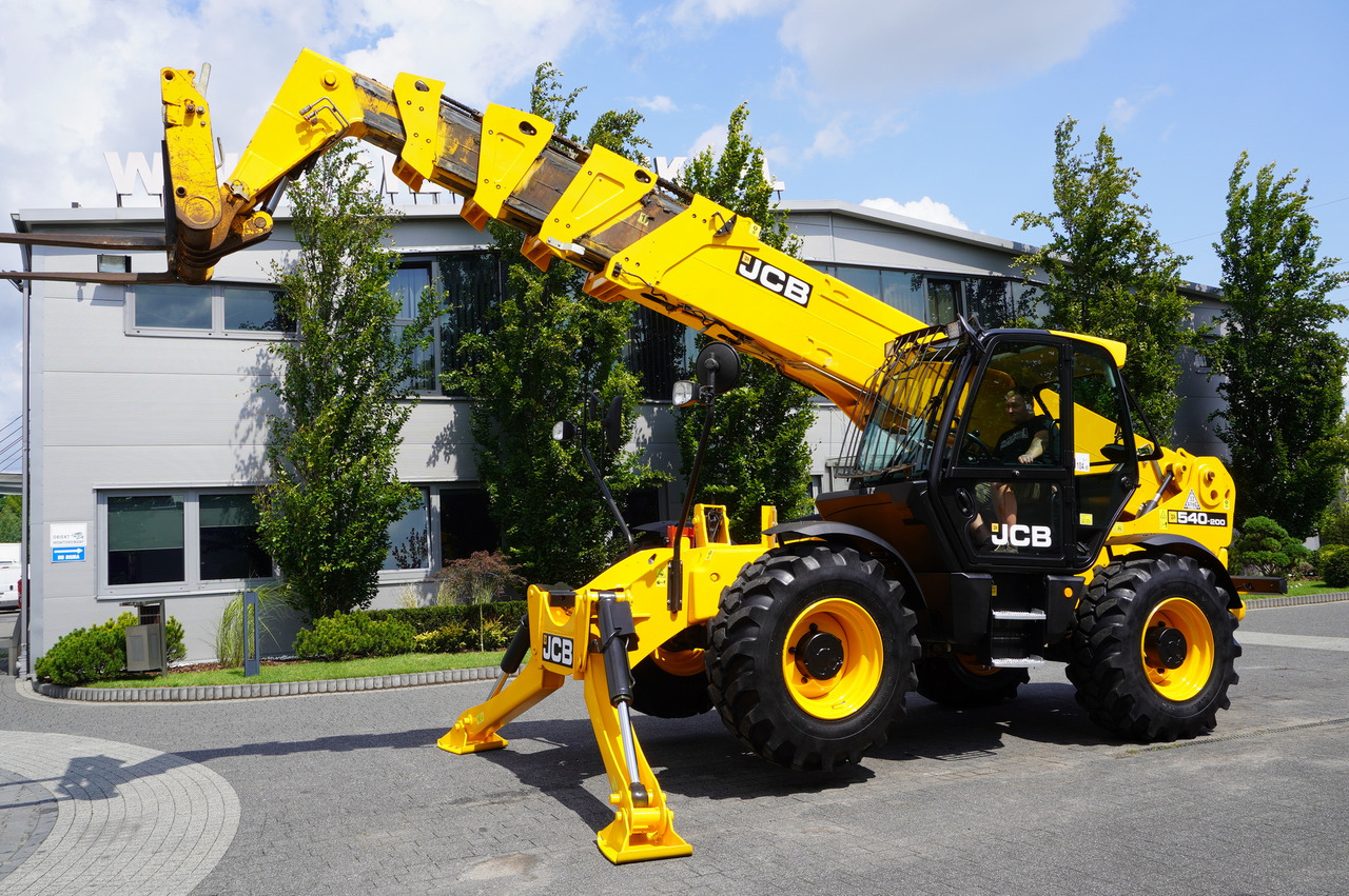 JCB 540-200 Telescopic Loader / 20 m reach / joystick / 2 units - Ngarkues teleskopik me rrota: foto 3 JCB 540-200 Telescopic Loader / 20 m reach / joystick / 2 units - Ngarkues teleskopik me rrota: foto 3