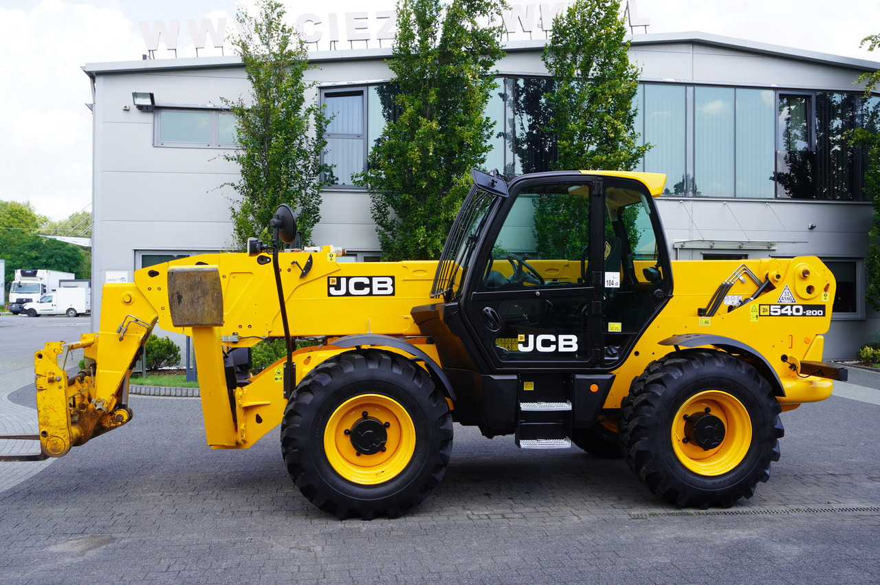 JCB 540-200 Telescopic Loader / 20 m reach / joystick - Ngarkues teleskopik me rrota: foto 3 JCB 540-200 Telescopic Loader / 20 m reach / joystick - Ngarkues teleskopik me rrota: foto 3