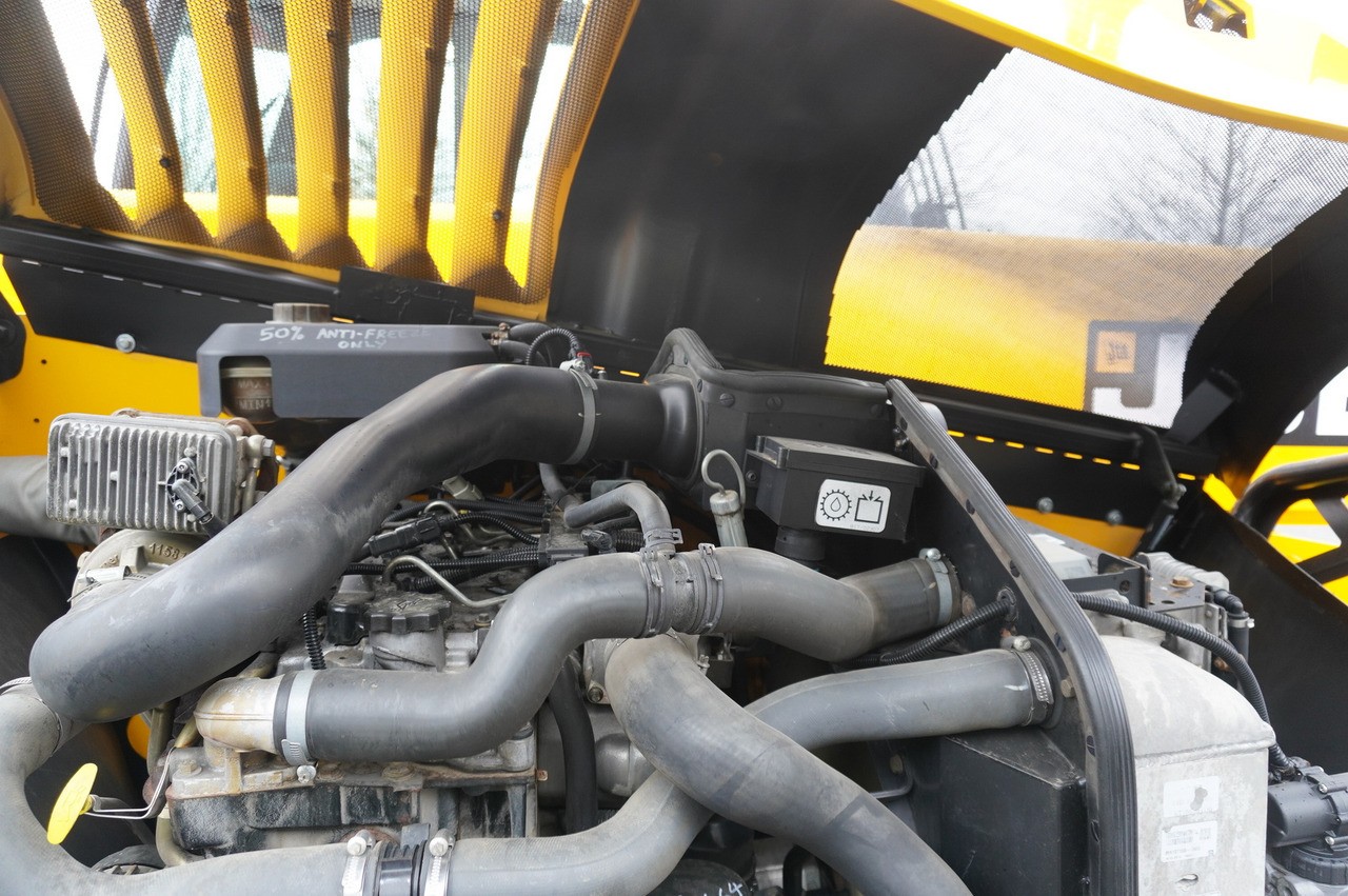 Fadrom me goma JCB 560-80 / 6 ton lifting capacity / power 146 HP: foto 26