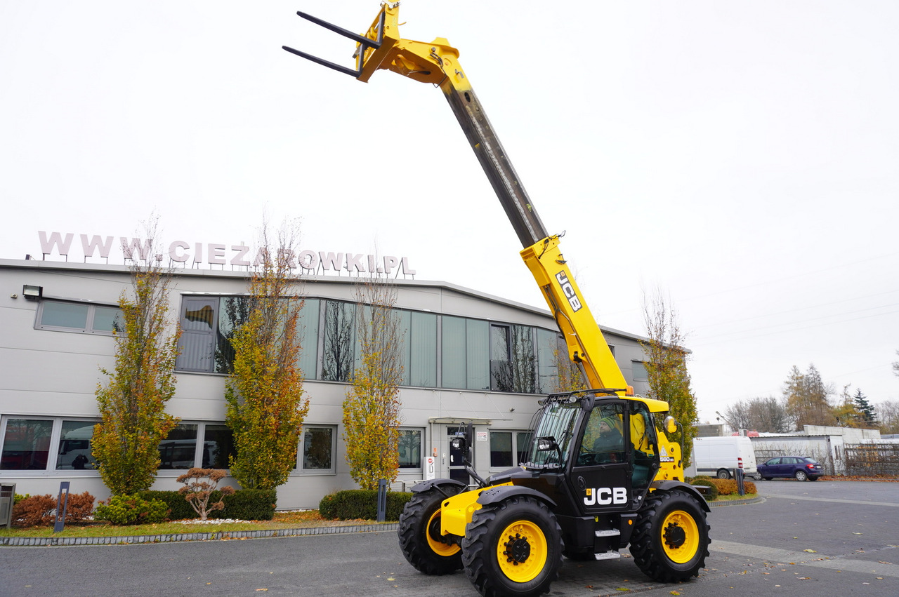 JCB 560-80 / 6 ton lifting capacity / power 146 HP - Ngarkues teleskopik me rrota: foto 2 JCB 560-80 / 6 ton lifting capacity / power 146 HP - Ngarkues teleskopik me rrota: foto 2