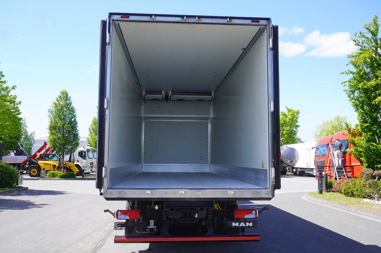 MAN MAN TGX 26.510 / 2022 / NEW Krone bitemperature refrigerated truck / Carrier Supra 850 MT / 4 units - Kamion frigorifer: foto 4 MAN MAN TGX 26.510 / 2022 / NEW Krone bitemperature refrigerated truck / Carrier Supra 850 MT / 4 units - Kamion frigorifer: foto 4