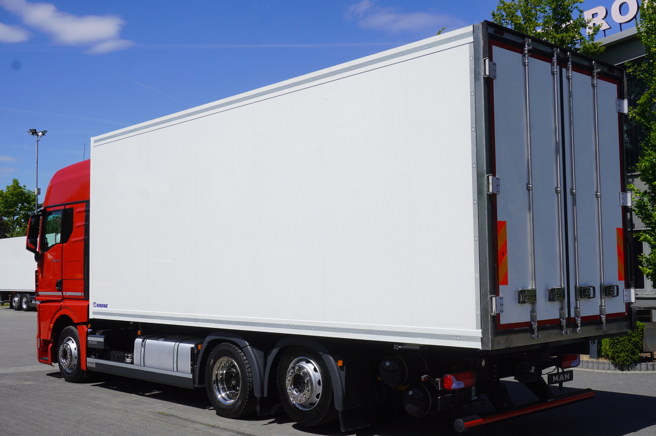 MAN MAN TGX 26.510 / 2022 / NEW Krone bitemperature refrigerated truck / Carrier Supra 850 MT / 4 units - Kamion frigorifer: foto 2 MAN MAN TGX 26.510 / 2022 / NEW Krone bitemperature refrigerated truck / Carrier Supra 850 MT / 4 units - Kamion frigorifer: foto 2