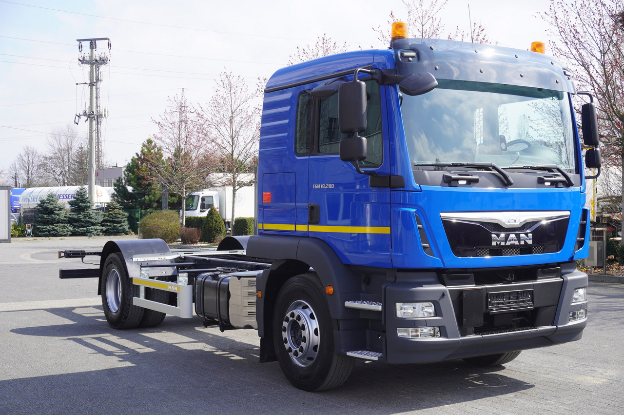 MAN TGM 18.290 E6 / Full ADR / sleeper cabin / chassis - Kamion kabinë-shasi: foto 1 MAN TGM 18.290 E6 / Full ADR / sleeper cabin / chassis - Kamion kabinë-shasi: foto 1