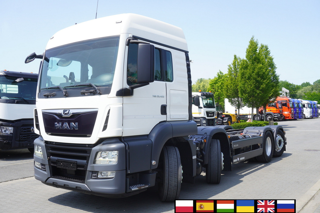 MAN TGS 35.420 8x2 / Chassis 6.4 m / 3 steered axles - Kamion me vinç: foto 1 MAN TGS 35.420 8x2 / Chassis 6.4 m / 3 steered axles - Kamion me vinç: foto 1