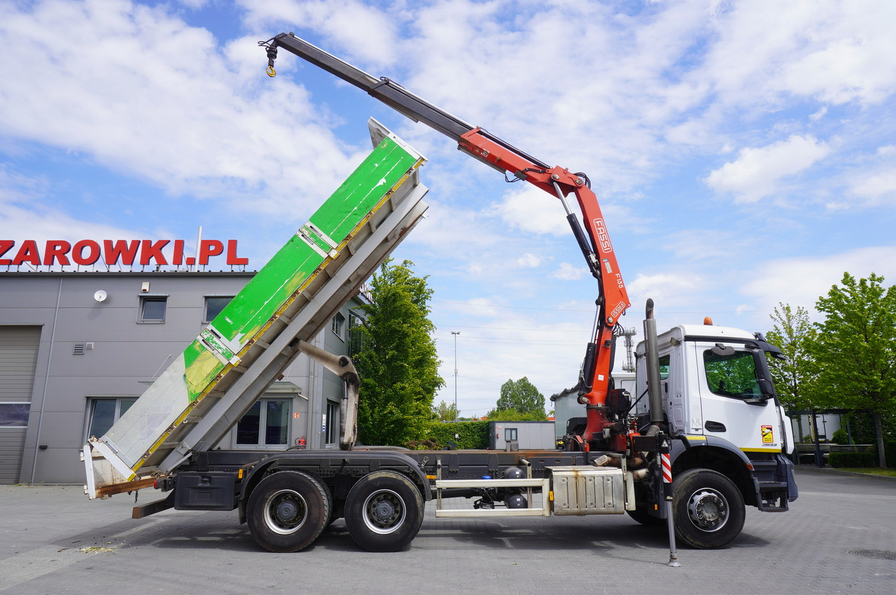 MERCEDES-BENZ AROCS 2633 6x4 / 5.5 T crane FASSI F135 / Tipper 15 EPAL - Kamion me karroceri të hapur, Kamion me vinç: foto 4 MERCEDES-BENZ AROCS 2633 6x4 / 5.5 T crane FASSI F135 / Tipper 15 EPAL - Kamion me karroceri të hapur, Kamion me vinç: foto 4