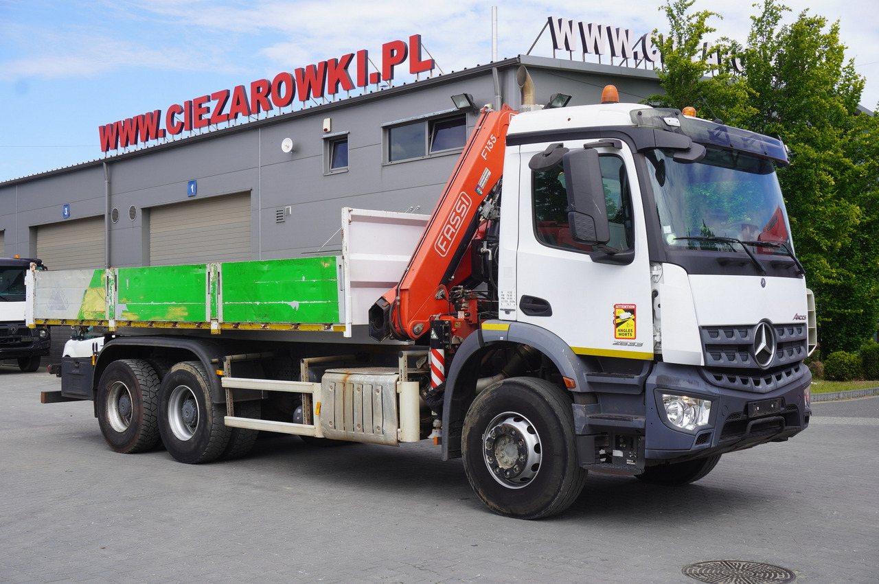 MERCEDES-BENZ AROCS 2633 6x4 / 5.5 T crane FASSI F135 / Tipper 15 EPAL - Kamion me vinç: foto 3 MERCEDES-BENZ AROCS 2633 6x4 / 5.5 T crane FASSI F135 / Tipper 15 EPAL - Kamion me vinç: foto 3