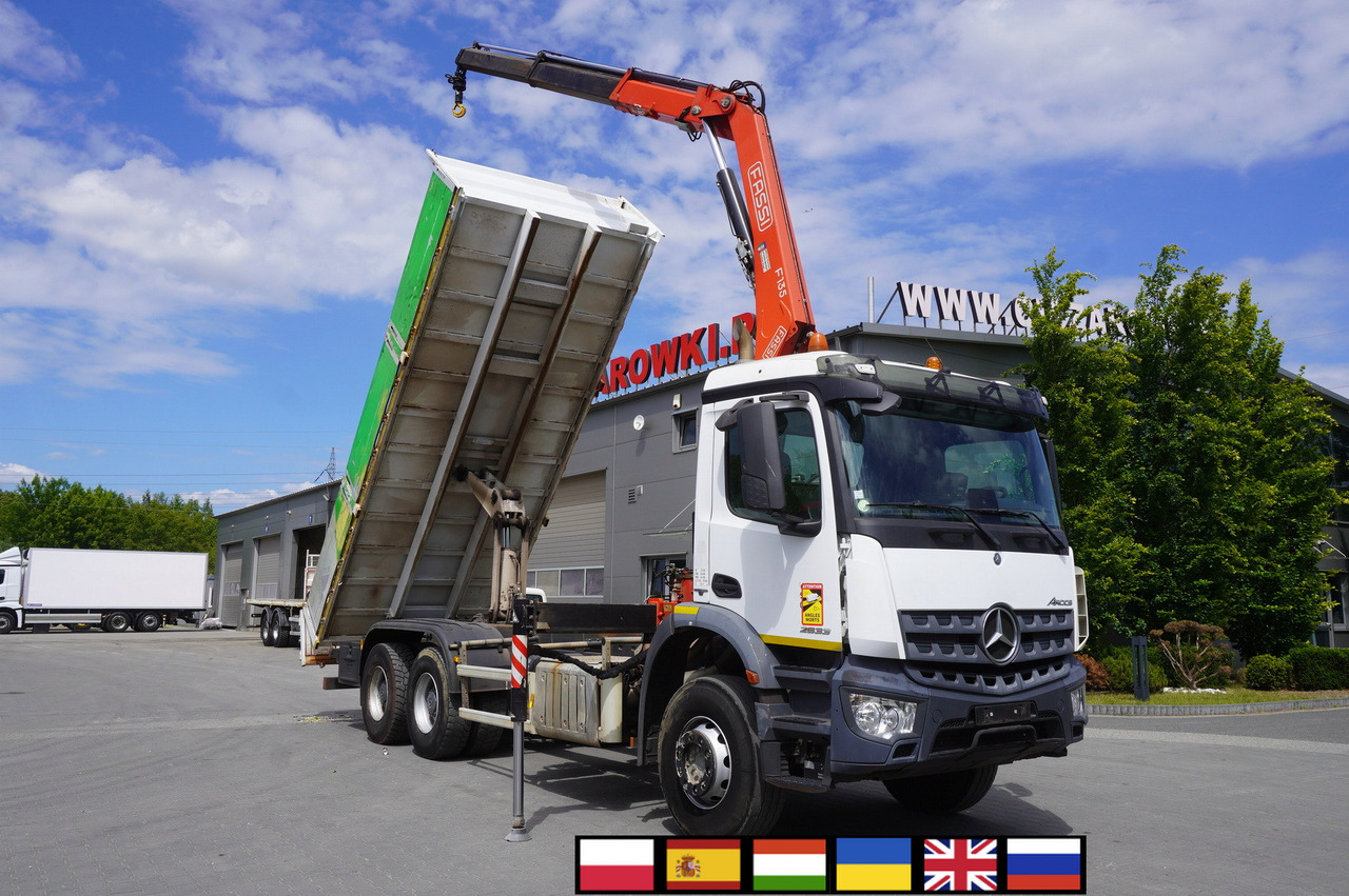 MERCEDES-BENZ AROCS 2633 6x4 / 5.5 T crane FASSI F135 / Tipper 15 EPAL - Kamion me karroceri të hapur, Kamion me vinç: foto 1 MERCEDES-BENZ AROCS 2633 6x4 / 5.5 T crane FASSI F135 / Tipper 15 EPAL - Kamion me karroceri të hapur, Kamion me vinç: foto 1