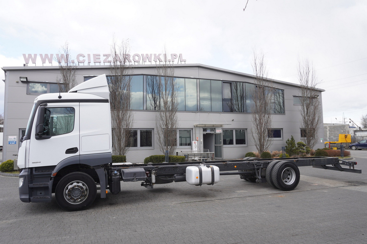 MERCEDES-BENZ Actros 1824 / 9.1 m chassis / sleeping cabin - Kamion kabinë-shasi: foto 2 MERCEDES-BENZ Actros 1824 / 9.1 m chassis / sleeping cabin - Kamion kabinë-shasi: foto 2