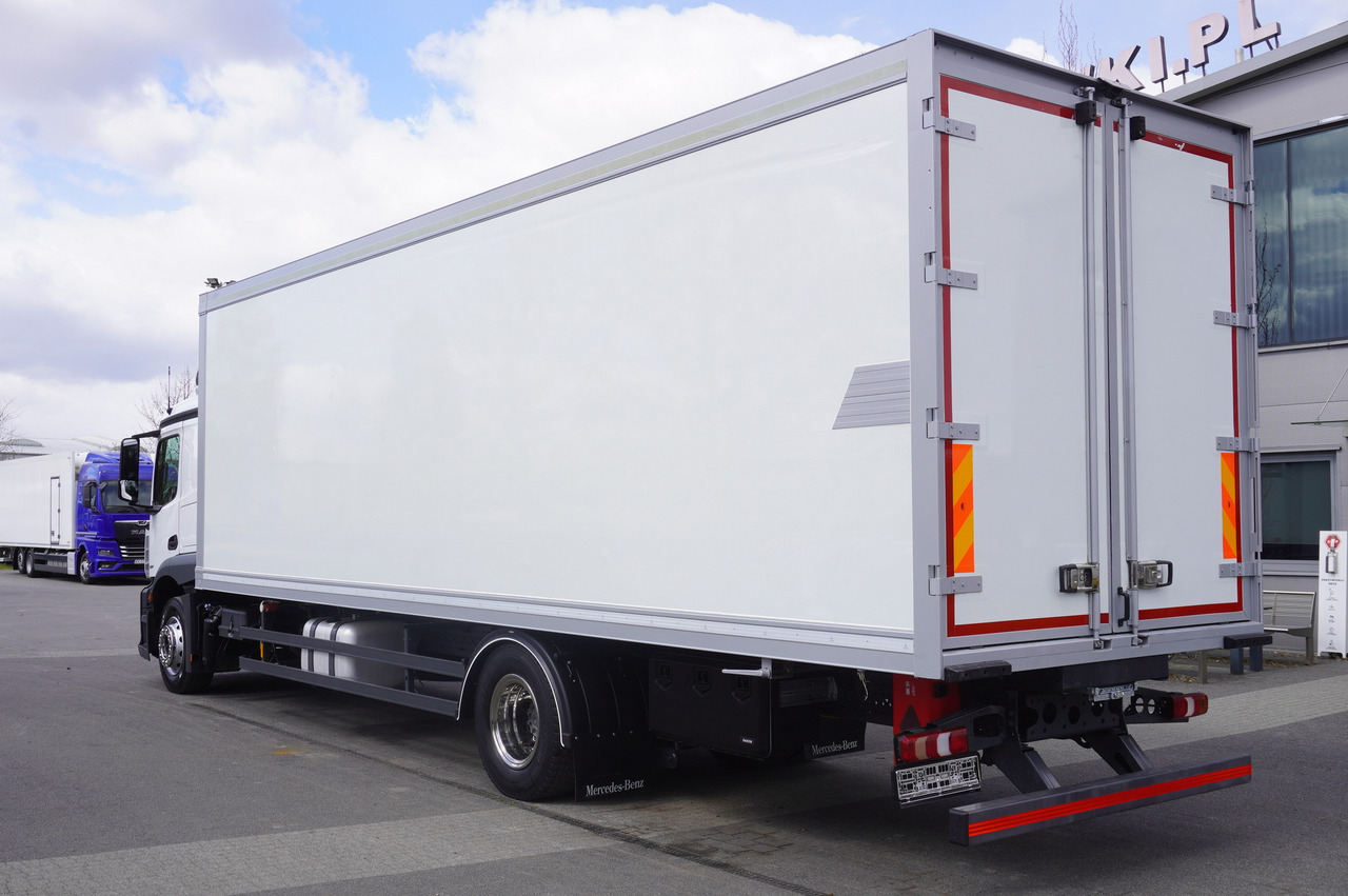 MERCEDES-BENZ Actros 1824 / Refrigerator / Carrier Supra 1250 / Sleeping cabin - Kamion frigorifer: foto 5 MERCEDES-BENZ Actros 1824 / Refrigerator / Carrier Supra 1250 / Sleeping cabin - Kamion frigorifer: foto 5