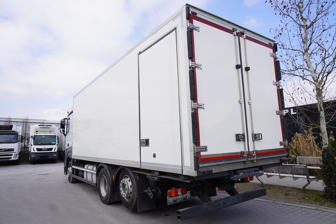 MERCEDES-BENZ Actros 2542 / GIGA cabin / Thermoking 1000R - Kamion frigorifer: foto 3 MERCEDES-BENZ Actros 2542 / GIGA cabin / Thermoking 1000R - Kamion frigorifer: foto 3