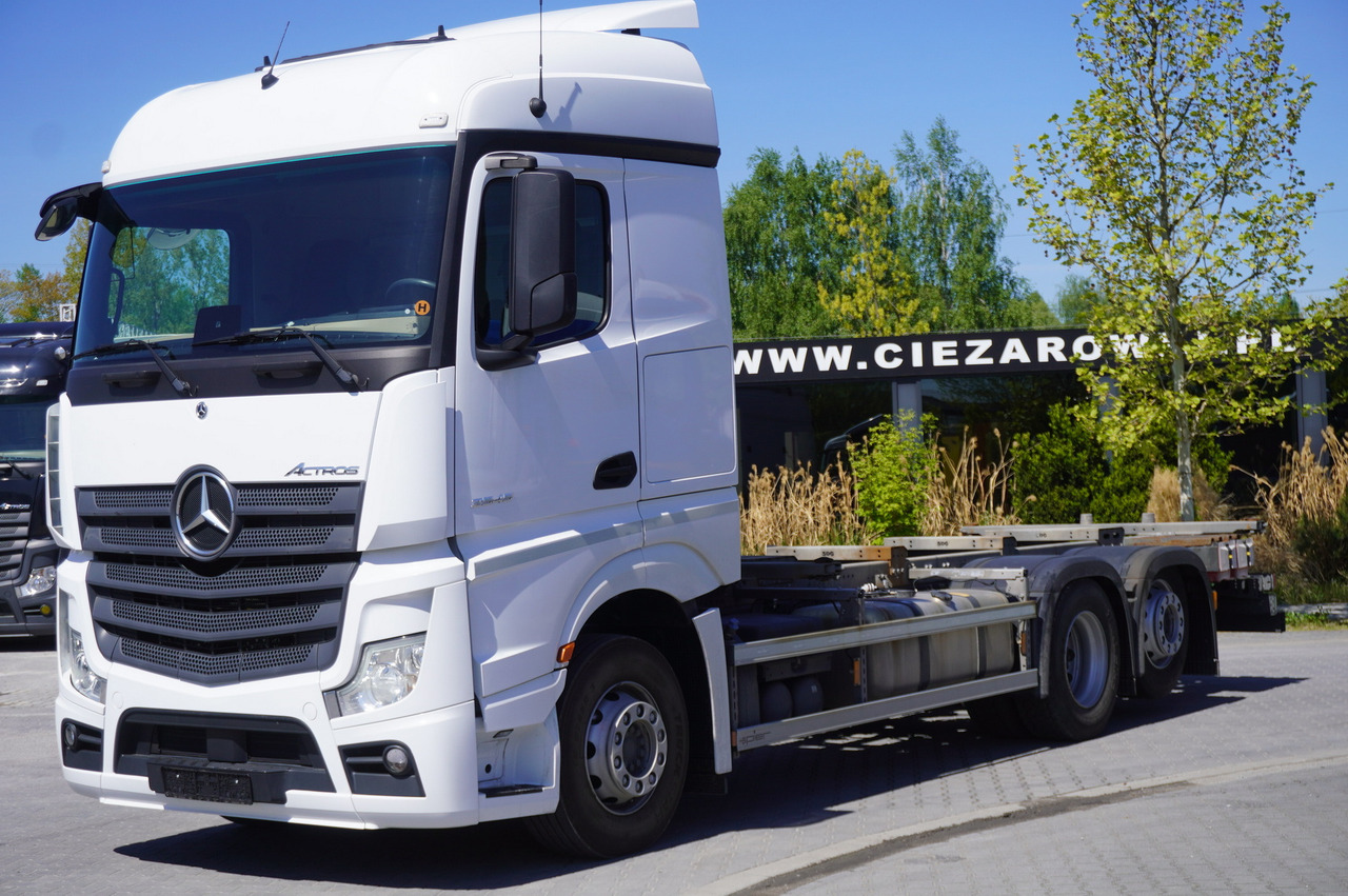 MERCEDES-BENZ Actros 2545 6×2 MP5 / FULL ADR / 12 units - Transportjer kontejnerësh/ Kamion me karroceri të çmontueshme: foto 1 MERCEDES-BENZ Actros 2545 6×2 MP5 / FULL ADR / 12 units - Transportjer kontejnerësh/ Kamion me karroceri të çmontueshme: foto 1