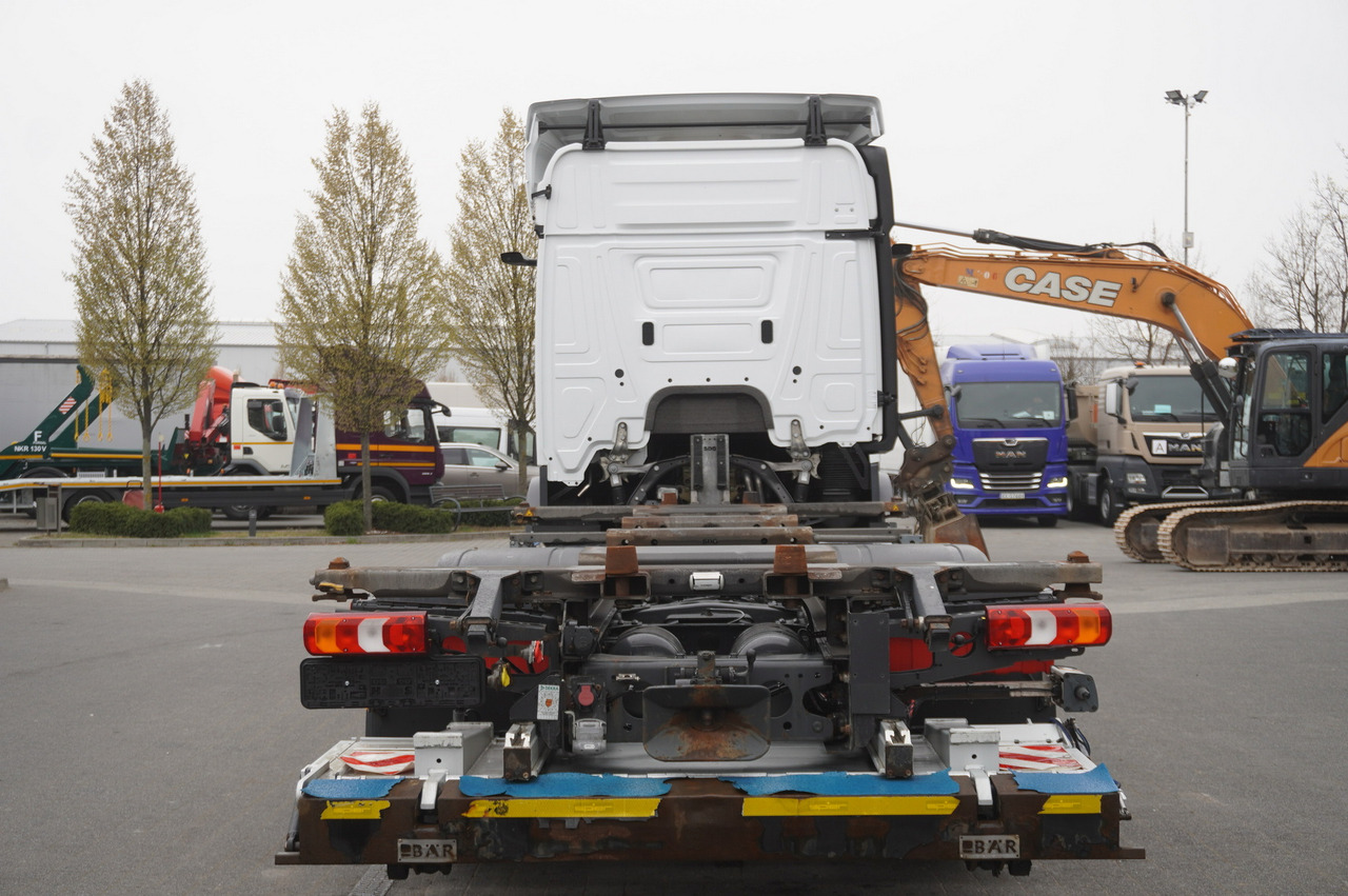 MERCEDES-BENZ Actros 2545 6×2 MP5 / FULL ADR / several units - Transportjer kontejnerësh/ Kamion me karroceri të çmontueshme: foto 4 MERCEDES-BENZ Actros 2545 6×2 MP5 / FULL ADR / several units - Transportjer kontejnerësh/ Kamion me karroceri të çmontueshme: foto 4