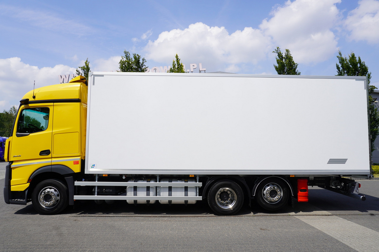 MERCEDES-BENZ Actros 2545 MP5 6×2 E6 / NEW Igloocar refrigerator / 19 pallets / Carrier Supra 850 - Kamion frigorifer: foto 2 MERCEDES-BENZ Actros 2545 MP5 6×2 E6 / NEW Igloocar refrigerator / 19 pallets / Carrier Supra 850 - Kamion frigorifer: foto 2