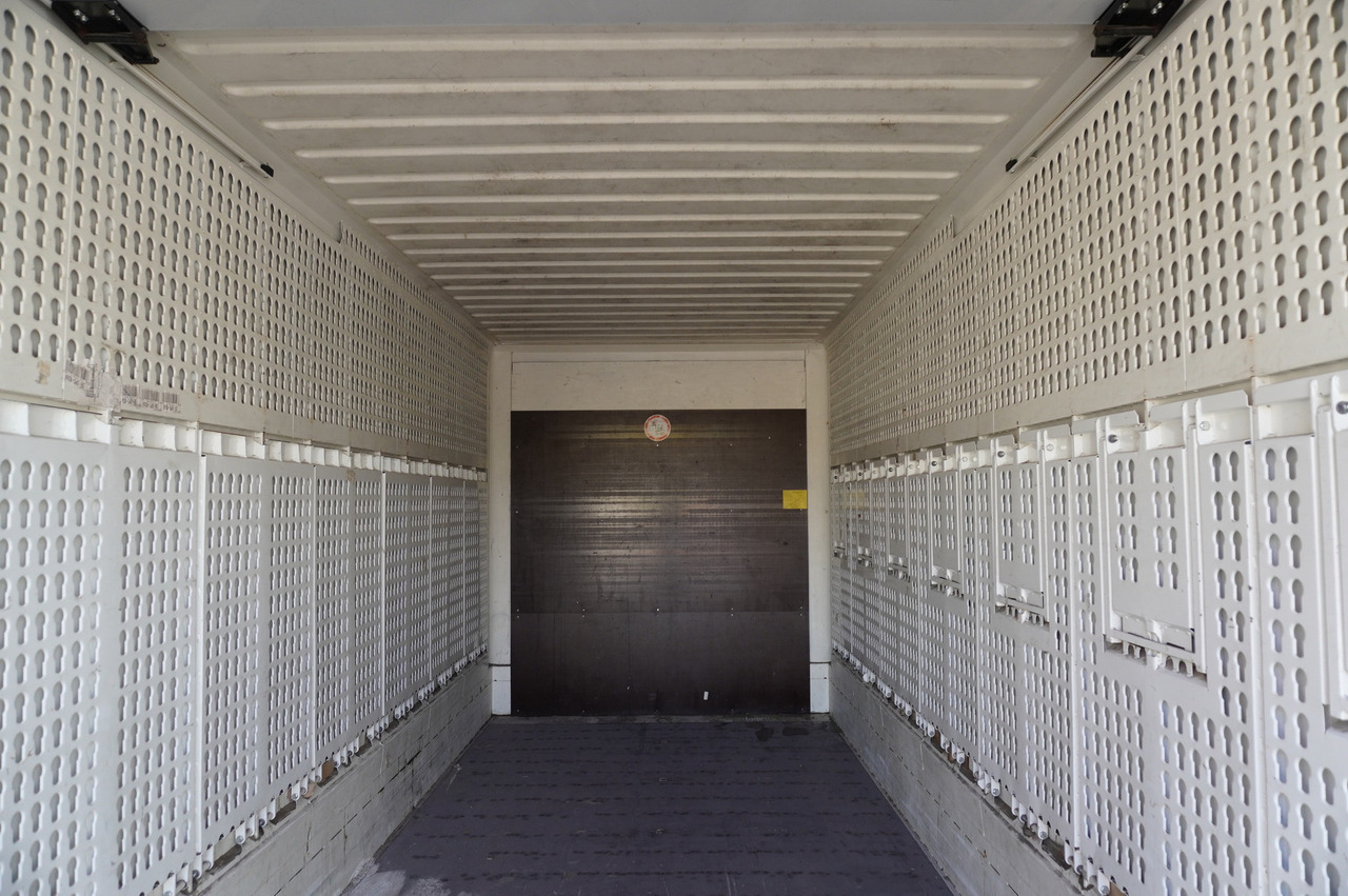 MERCEDES-BENZ Actros 2545 MP5 / KRONE 18 EPAL box body / ADR AT - Kamion frigorifer: foto 4 MERCEDES-BENZ Actros 2545 MP5 / KRONE 18 EPAL box body / ADR AT - Kamion frigorifer: foto 4