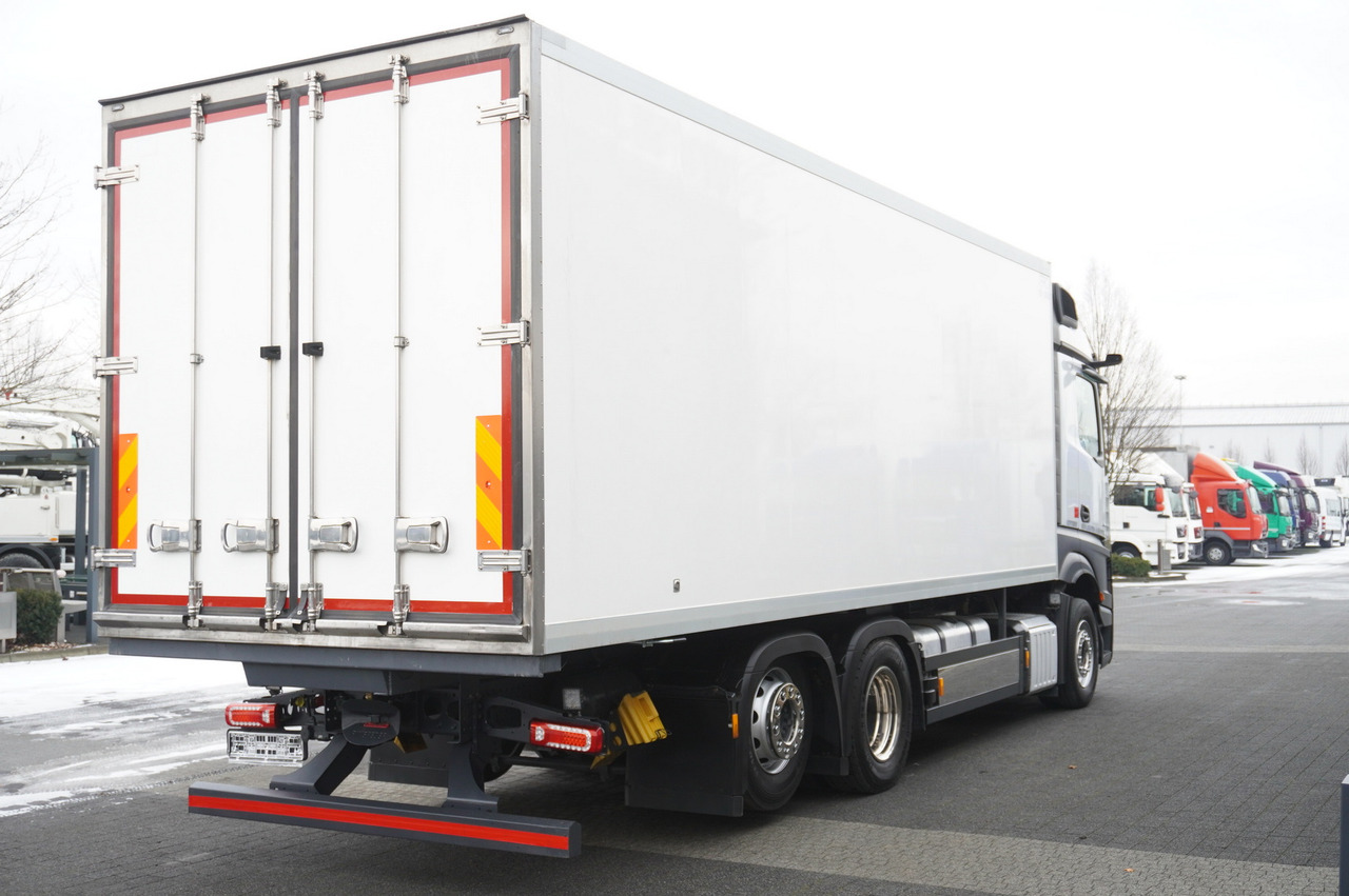 MERCEDES-BENZ Actros 2545 / Zaibas meat hook refrigerator 18 EPAL / 2022 - Kamion frigorifer: foto 3 MERCEDES-BENZ Actros 2545 / Zaibas meat hook refrigerator 18 EPAL / 2022 - Kamion frigorifer: foto 3