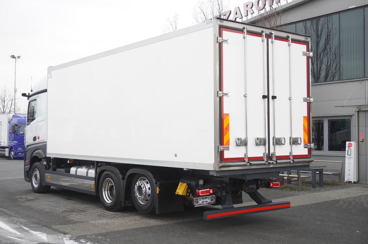 MERCEDES-BENZ Actros 2545 / Zaibas meat hook refrigerator 18 EPAL / 2022 - Kamion frigorifer: foto 2 MERCEDES-BENZ Actros 2545 / Zaibas meat hook refrigerator 18 EPAL / 2022 - Kamion frigorifer: foto 2