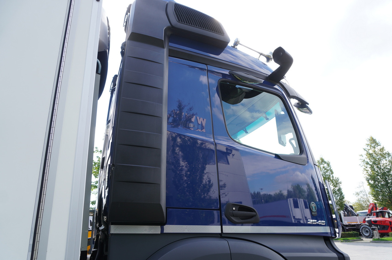 Kamion frigorifer MERCEDES-BENZ Actros 2546 / Lecapitaine refrigerator 20 EPAL / Multitemperature / Carrier Supra 1150 MT: foto 15