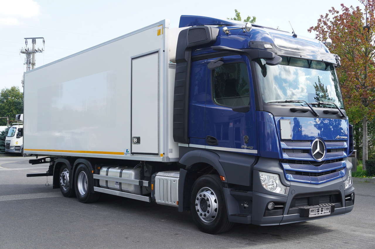 Kamion frigorifer MERCEDES-BENZ Actros 2546 / Lecapitaine refrigerator 20 EPAL / Multitemperature / Carrier Supra 1150 MT: foto 8