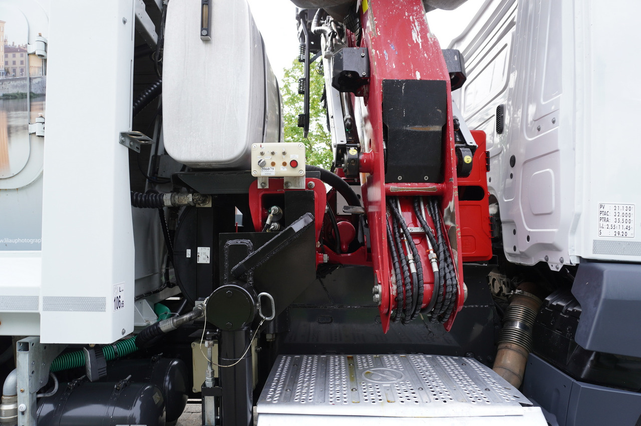 Kamion me vinç për transportimin e mbeturinave MERCEDES-BENZ Antos 3240 8x2 / Tajfun 5T crane / Farid Industries garbage truck/ 3 steered axles: foto 12 Kamion me vinç për transportimin e mbeturinave MERCEDES-BENZ Antos 3240 8x2 / Tajfun 5T crane / Farid Industries garbage truck/ 3 steered axles: foto 12