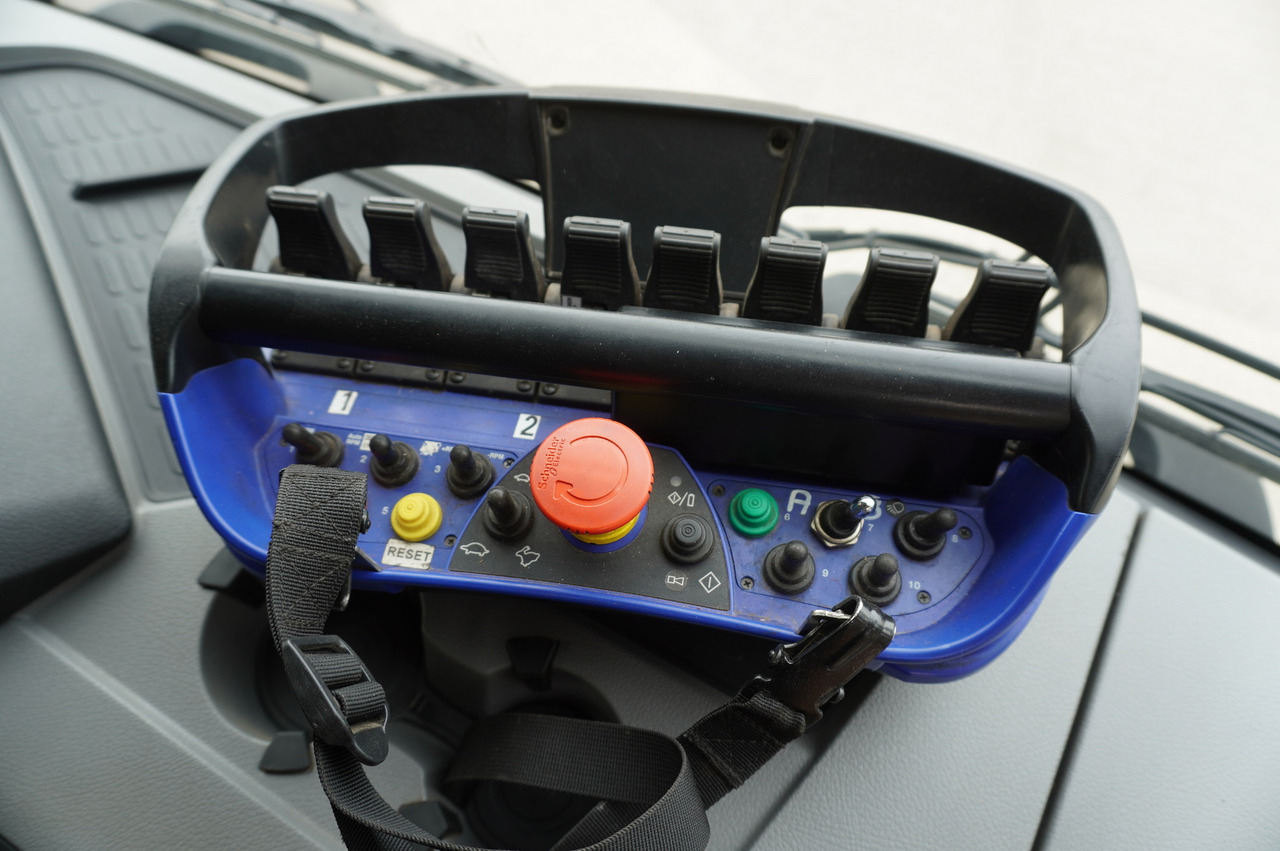 Kamion me vinç për transportimin e mbeturinave MERCEDES-BENZ Antos 3240 8x2 / Tajfun 5T crane / Farid Industries garbage truck/ 3 steered axles: foto 24 Kamion me vinç për transportimin e mbeturinave MERCEDES-BENZ Antos 3240 8x2 / Tajfun 5T crane / Farid Industries garbage truck/ 3 steered axles: foto 24