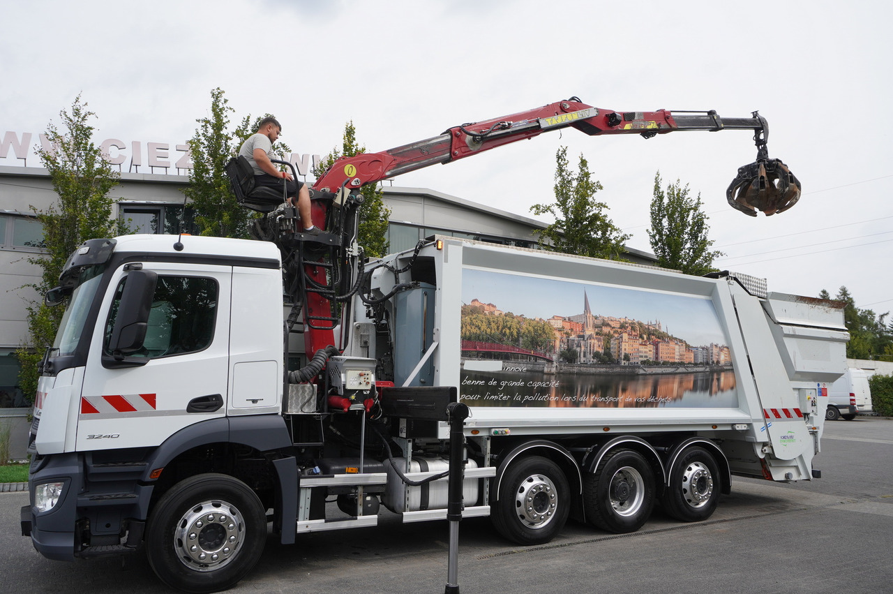 MERCEDES-BENZ Antos 3240 8x2 / Tajfun 5T crane / Farid Industries garbage truck/ 3 steered axles - Kamion me vakuum: foto 1 MERCEDES-BENZ Antos 3240 8x2 / Tajfun 5T crane / Farid Industries garbage truck/ 3 steered axles - Kamion me vakuum: foto 1