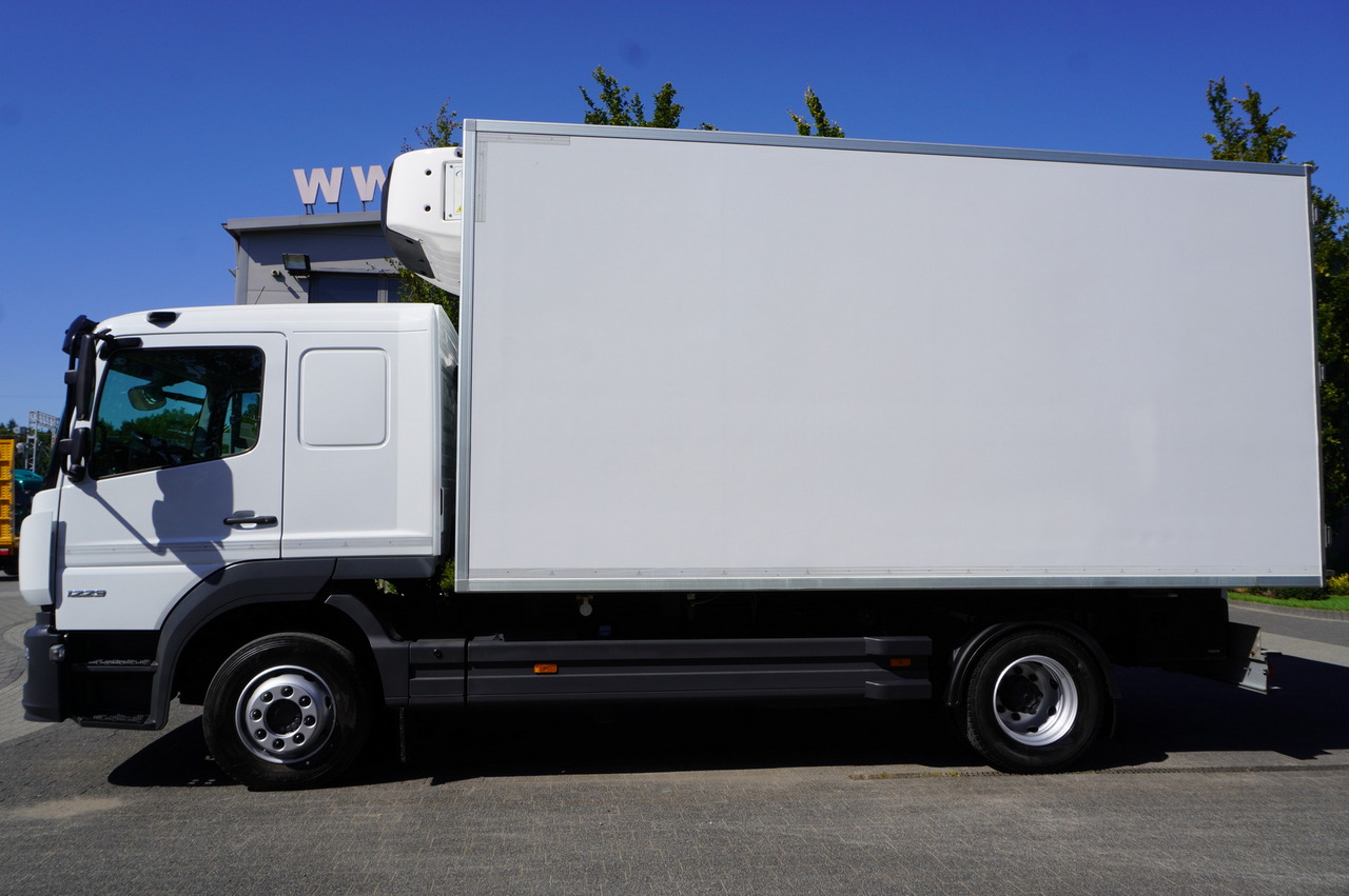 MERCEDES-BENZ Atego 1223 / Bitemperature Refrigerator 12 EPAL / Full ADR / Sleeper cab / 175 tho. km - Kamion frigorifer: foto 2 MERCEDES-BENZ Atego 1223 / Bitemperature Refrigerator 12 EPAL / Full ADR / Sleeper cab / 175 tho. km - Kamion frigorifer: foto 2