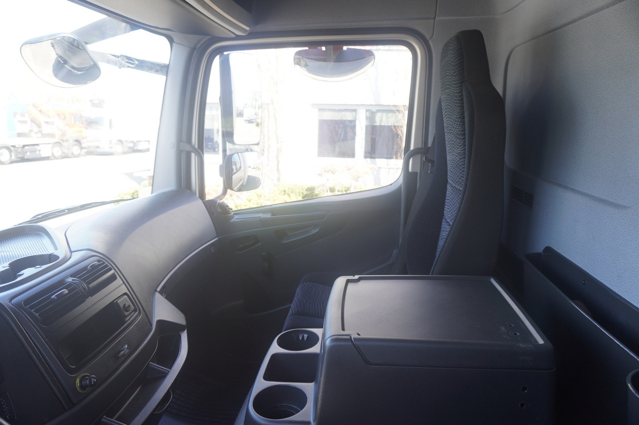 Kamion vagonetë MERCEDES-BENZ Atego 818 / Box superstructure / DAUTEL tailgate 1.5 T: foto 19