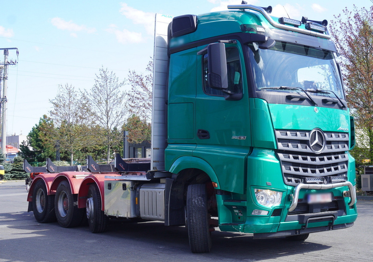 Mercedes-Benz Arocs 3563 8 × 4 / 630 HP / steered axle / Logging superstructure - Kamion me vinç: foto 1 Mercedes-Benz Arocs 3563 8 × 4 / 630 HP / steered axle / Logging superstructure - Kamion me vinç: foto 1