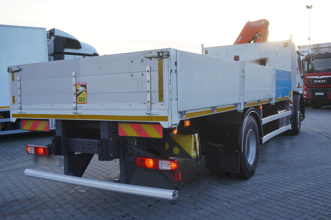 RENAULT C280 DTI 8 / FASSI crane 5.6 T / range 8 m / Flatbed 15 EPAL - Kamion me vinç: foto 3 RENAULT C280 DTI 8 / FASSI crane 5.6 T / range 8 m / Flatbed 15 EPAL - Kamion me vinç: foto 3