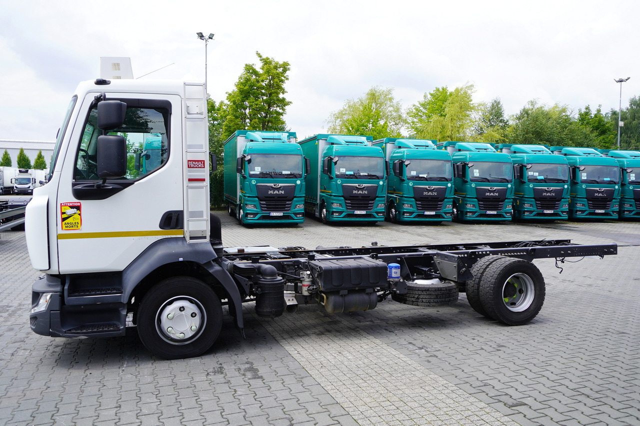 RENAULT D12 / Chassis 5.6 m / Differential lock / 160 tho. km - Kamion kabinë-shasi: foto 3 RENAULT D12 / Chassis 5.6 m / Differential lock / 160 tho. km - Kamion kabinë-shasi: foto 3
