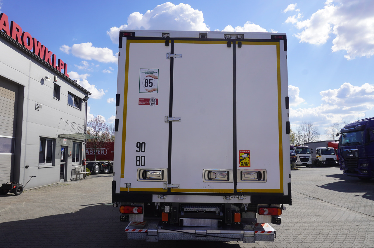 RENAULT D12 / Lamberet refrigerated truck / Dhollandia tail lift 1500 kg / 130 thousand km !! - Kamion frigorifer: foto 4 RENAULT D12 / Lamberet refrigerated truck / Dhollandia tail lift 1500 kg / 130 thousand km !! - Kamion frigorifer: foto 4